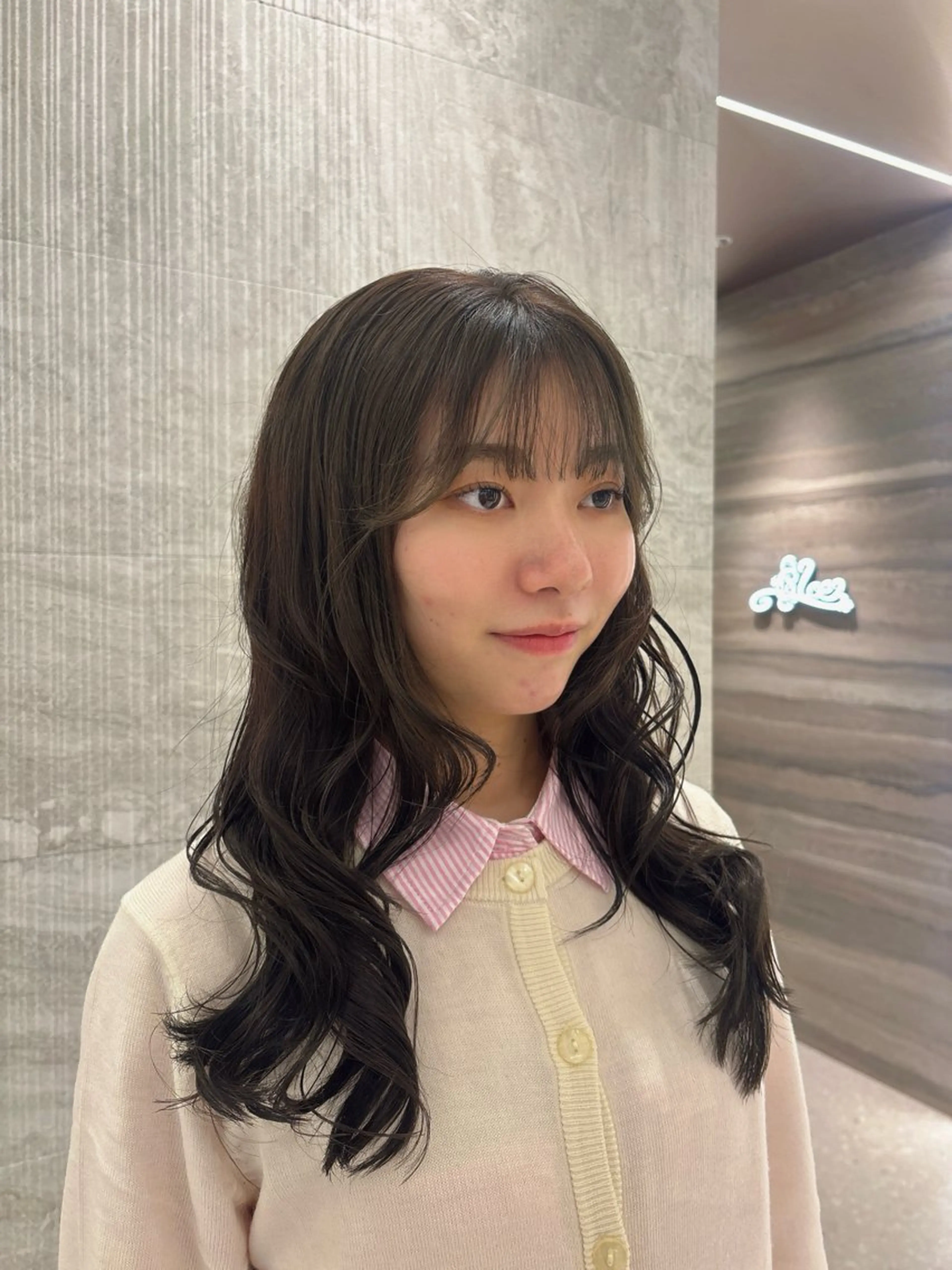 ロング カラー ベージュカラー 透明感カラー オリーブベージュ オリーブカラー ハイトーン/暖色 カラー/maoのヘアスタイル