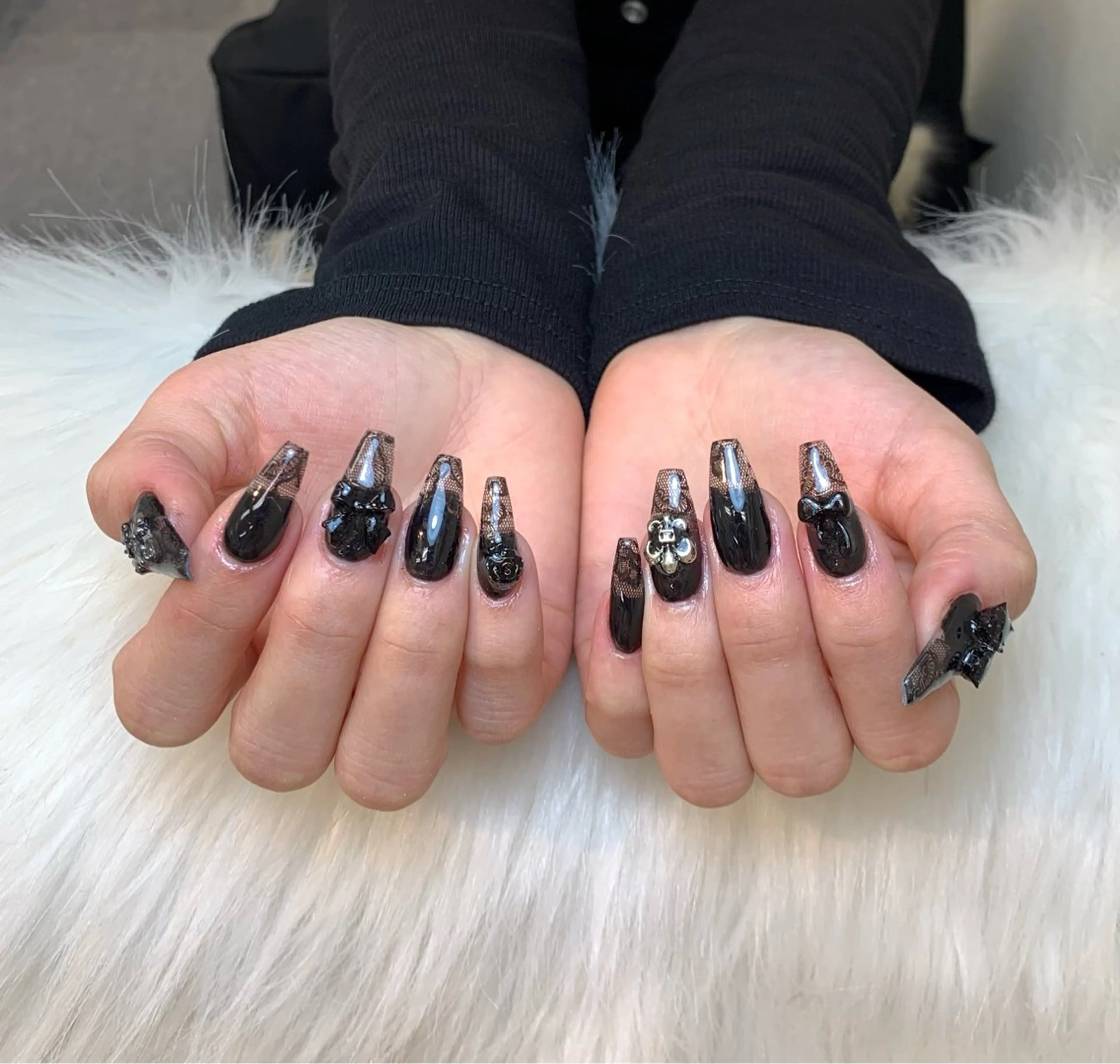 ネイル アートネイル オーロラネイル チークネイル 長さ出し フットネイル ハンドネイル Cloudy Chan 歌舞伎町のネイルデザイン