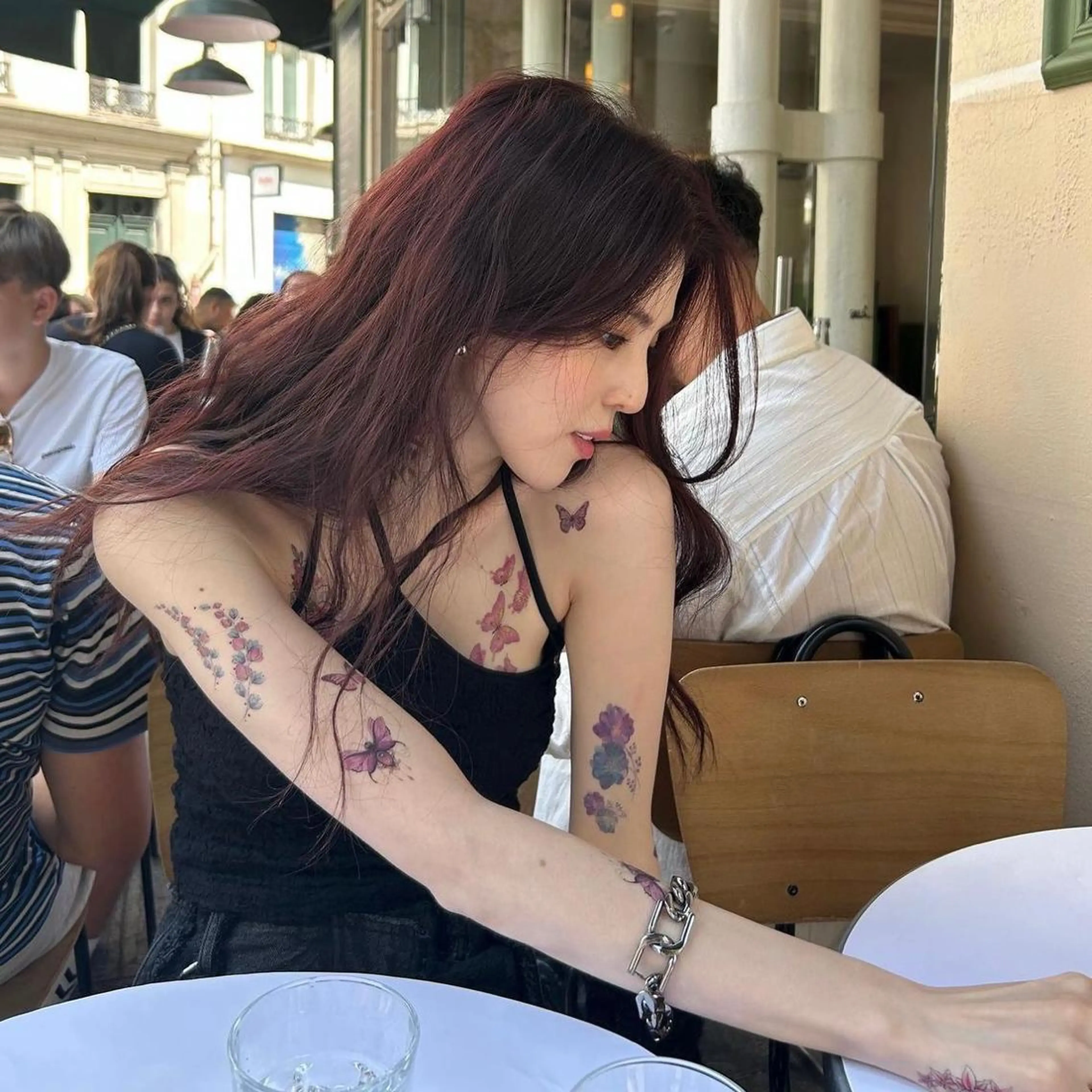 カラー nonoka オリーブ/レイヤーのヘアスタイル