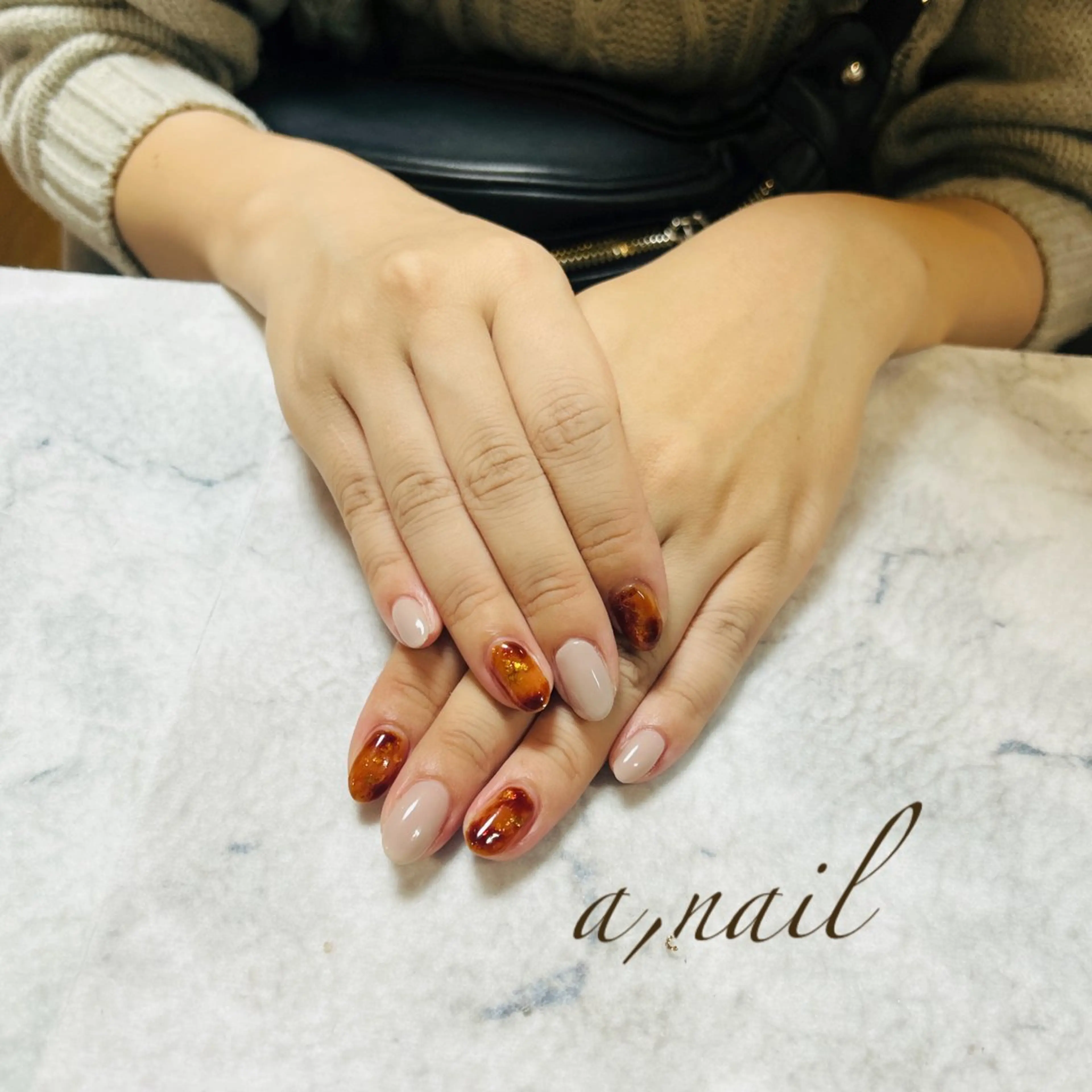 ネイル べっ甲ネイル ジェルネイル グラデーション オフィスネイル ワンカラーネイル ハンドネイル ネイルサロン エーネイルのネイルデザイン