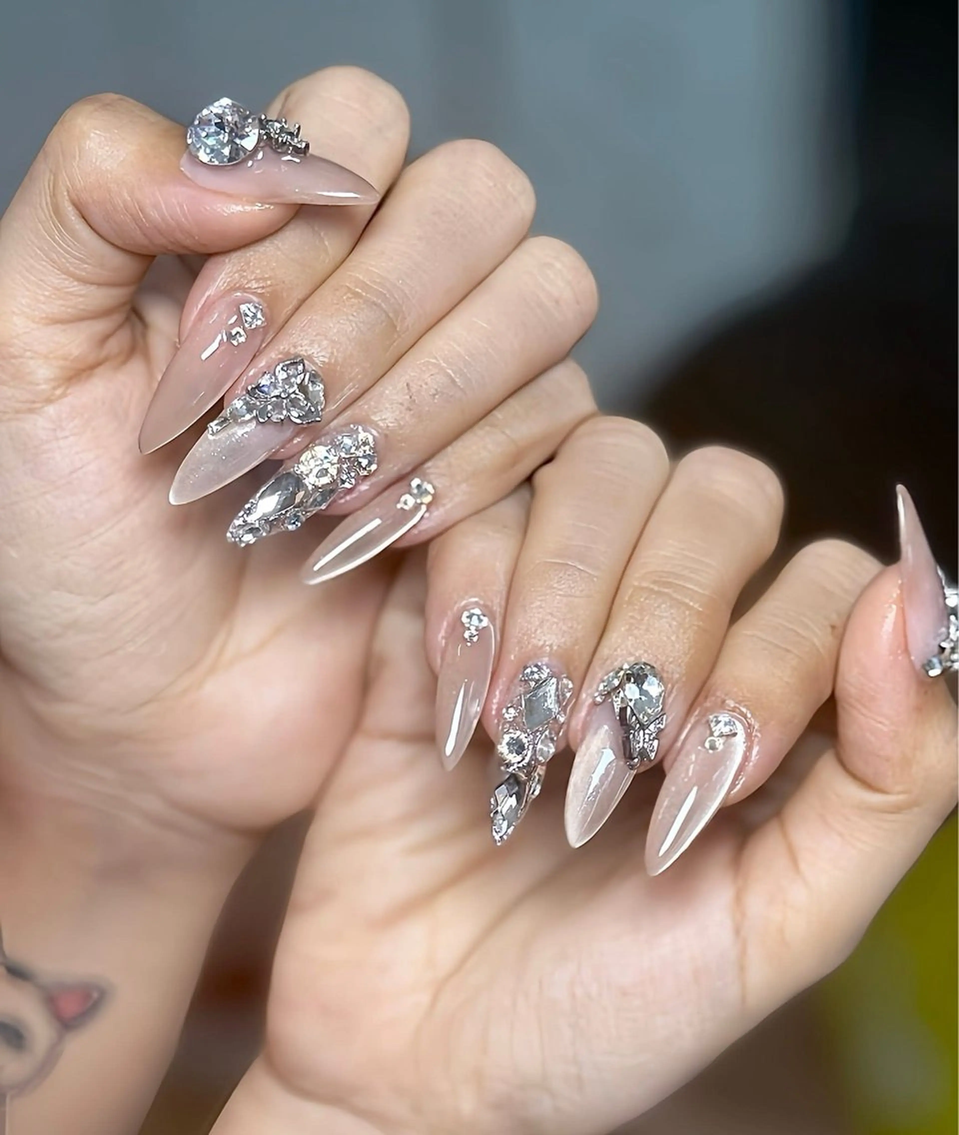 ネイル 長さ出し フレンチネイル ジェルネイル ガラスフレンチ 韓国ネイル Minette nailHuongのネイルデザイン