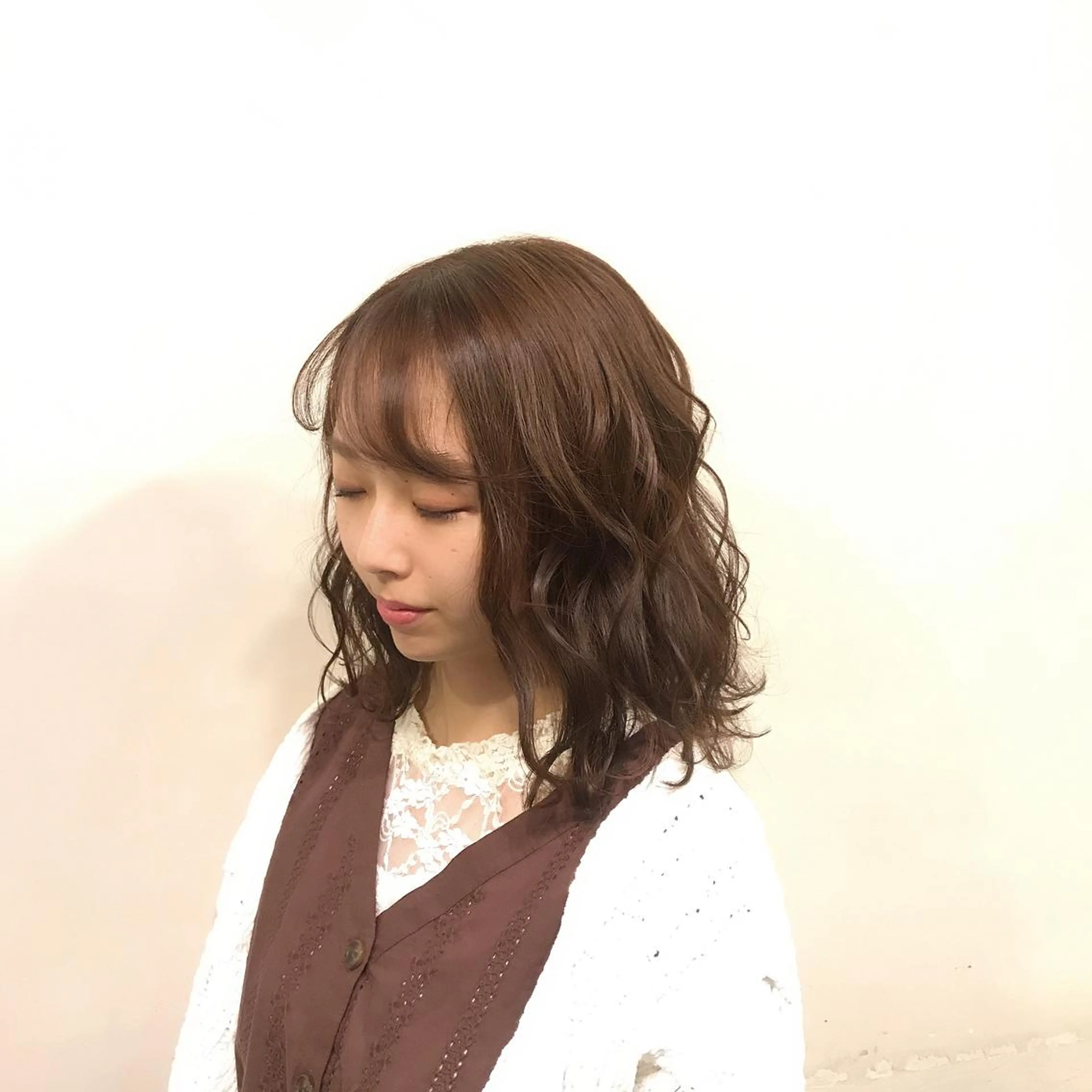 ミディアム 縮毛矯正専門店店長 佐々木動画モデル募集のヘアスタイル