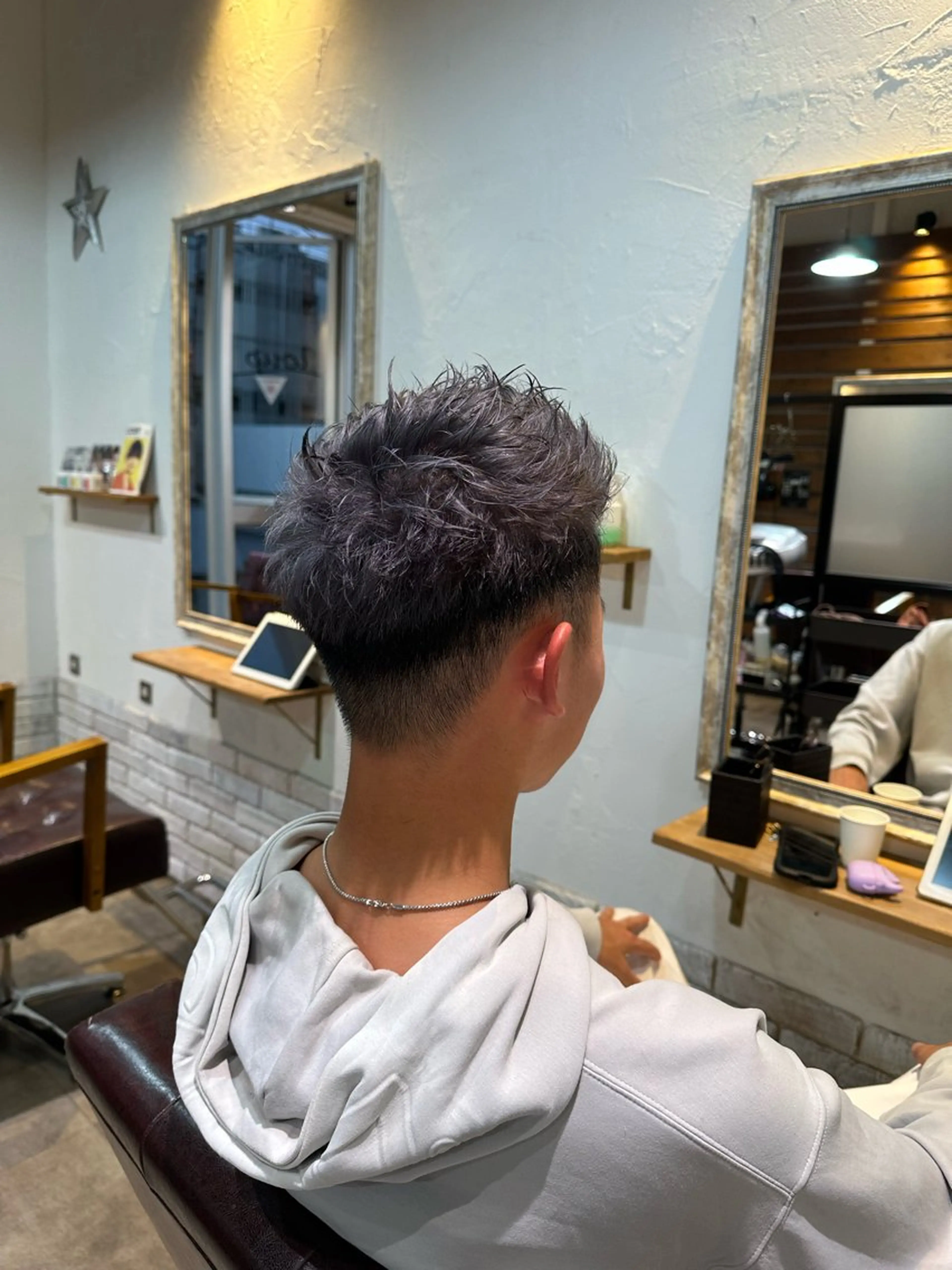 カラー メンズ フェードカット メンズハイトーン ハイトーンカラー カット 三井淳平 /メンズパーマのヘアスタイル