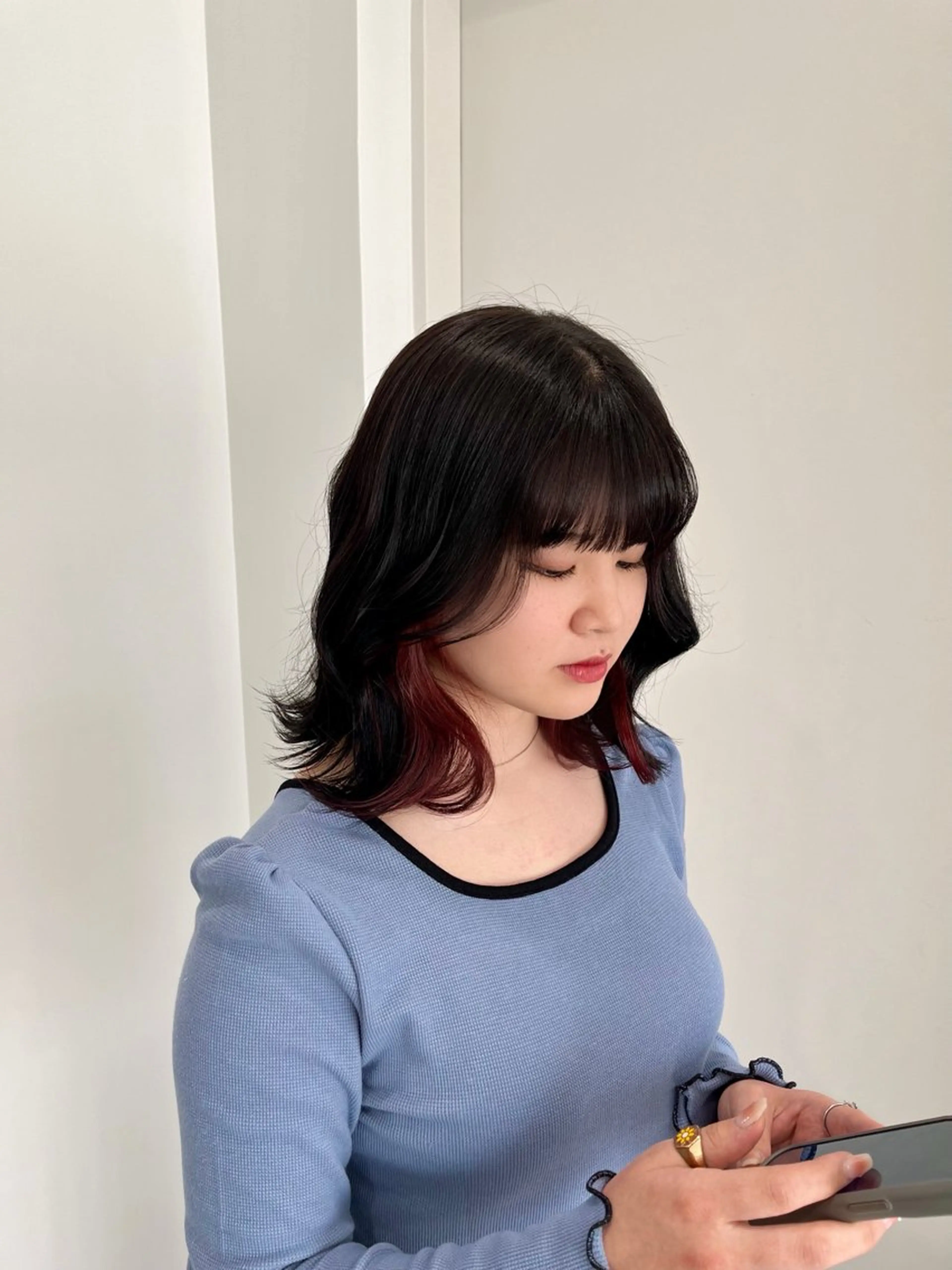 ミディアム カラー イヤリングカラー インナーカラー 縮毛矯正/ハイトーン /パーマ/せき🧸のヘアスタイル