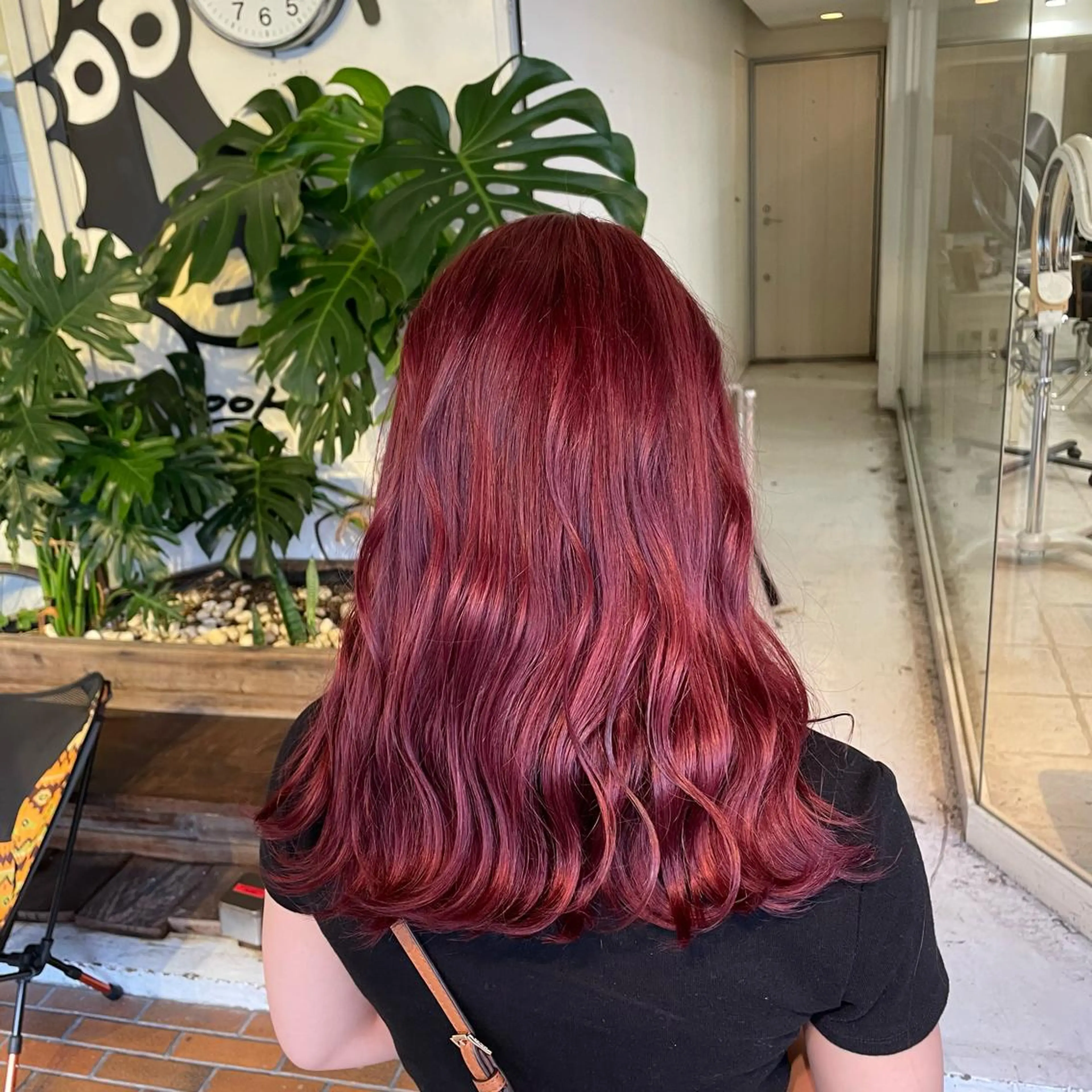 ミディアム カラー ボルドーカラー レッドカラー Hiroto／ インナーカラー／神戸のヘアスタイル