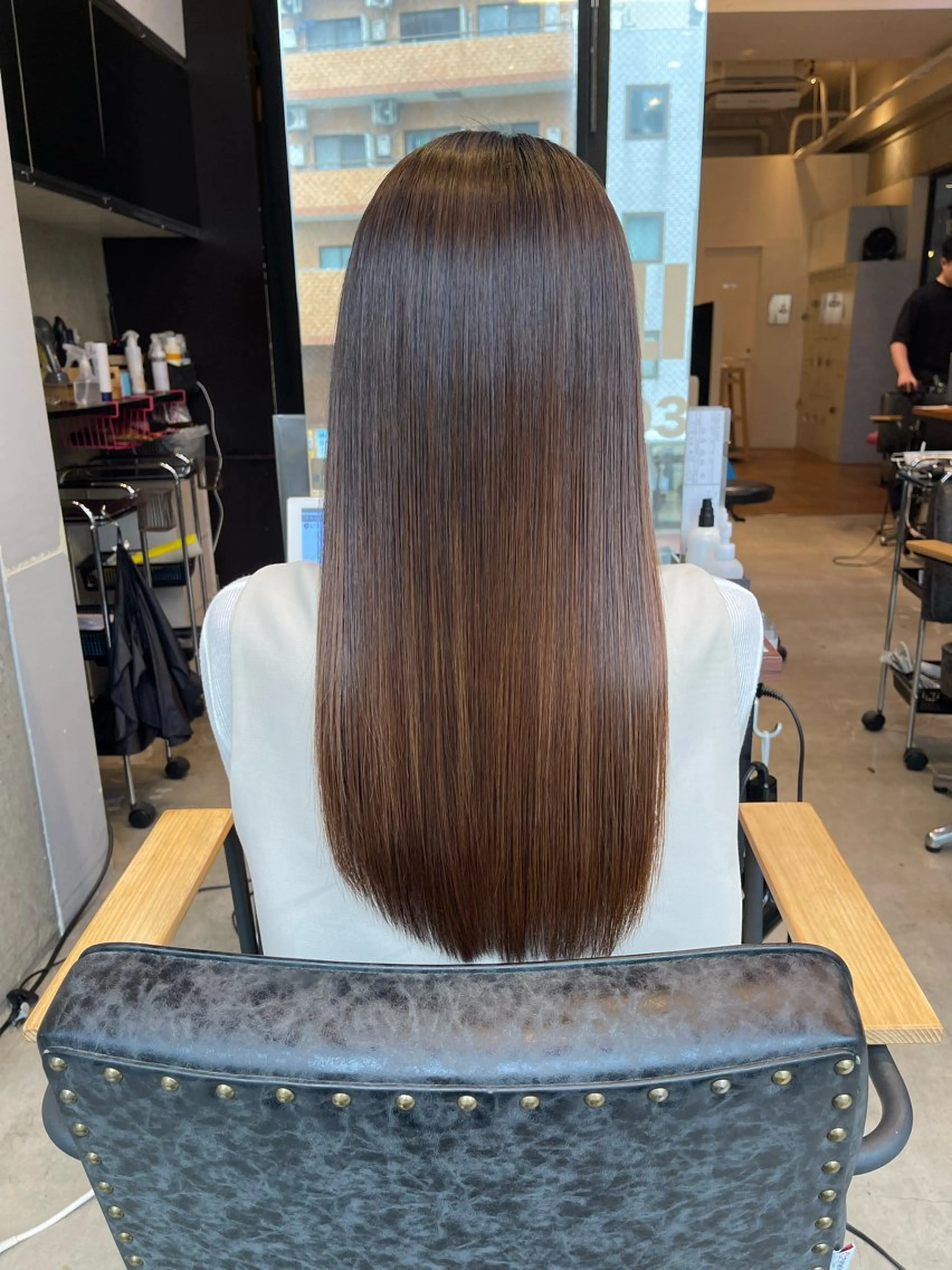 ロング 平栗 篤のヘアスタイル