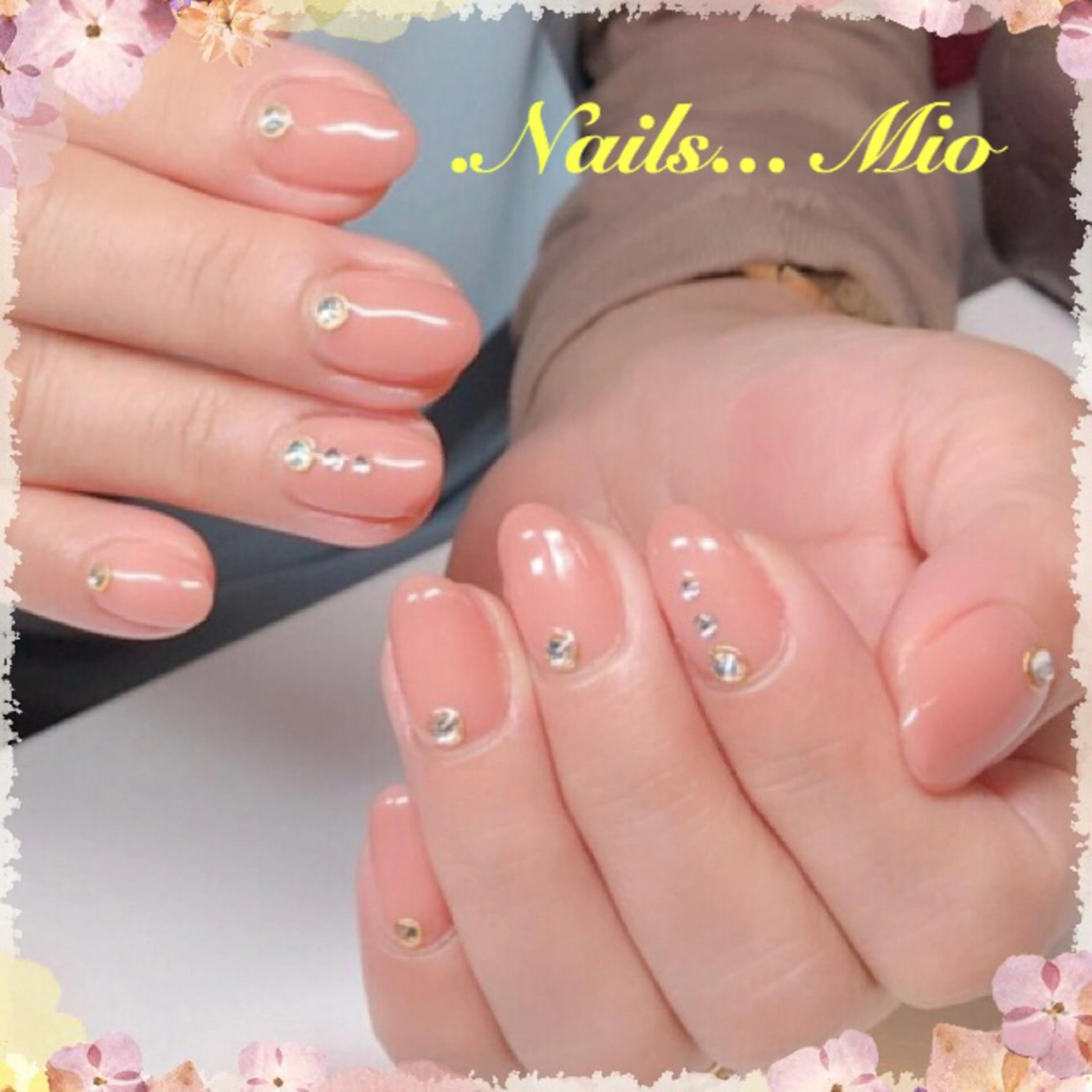 ネイル ストーンネイル .Nails Mio 赤羽西ネイルサロンのネイルデザイン