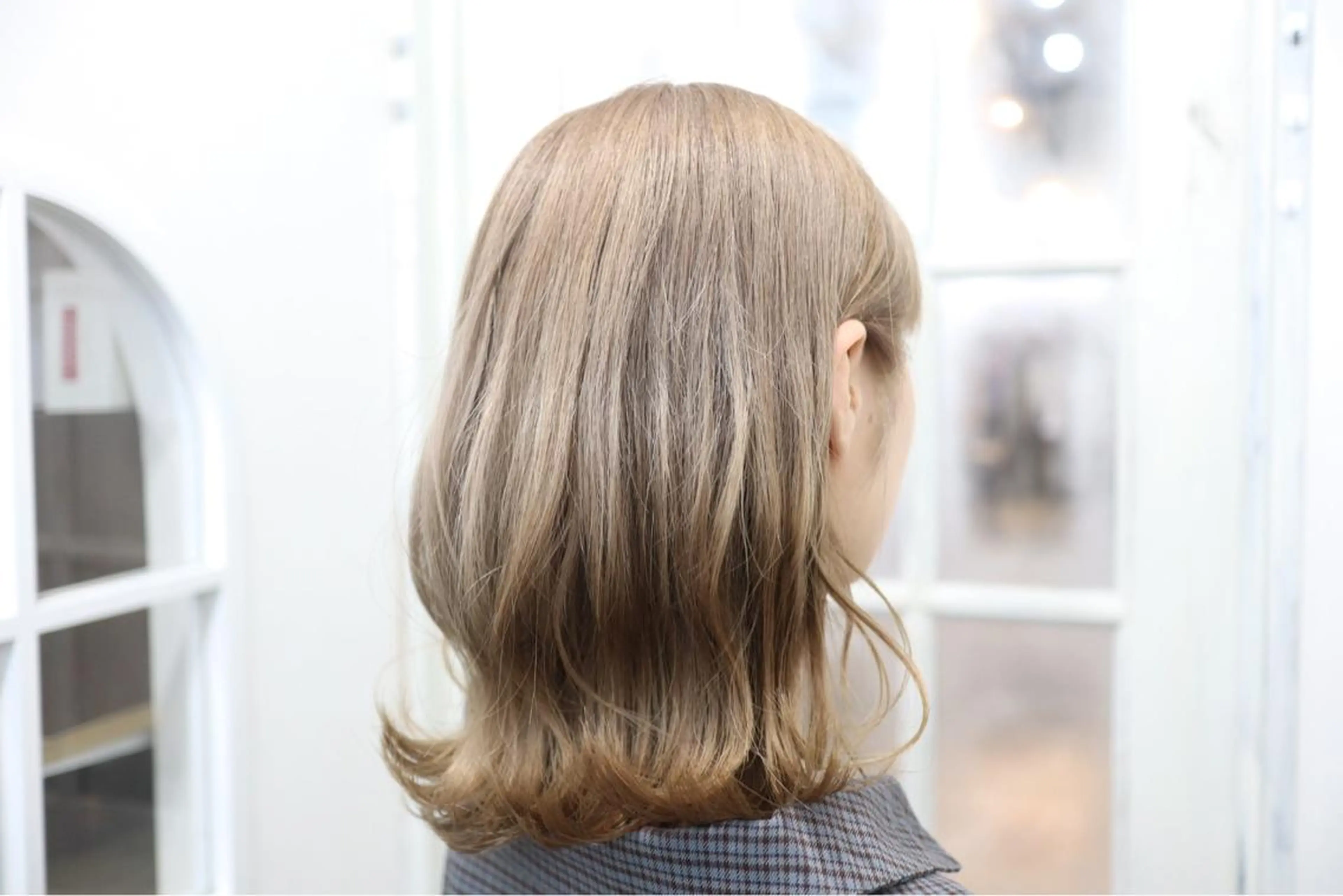 セミロング カラー アディクシーカラー ベージュカラー ブリーチ ケアブリーチ ダブルカラー ヘアカラー トリートメント ✨池袋ブリーチ特化 Hibiki✨のヘアスタイル