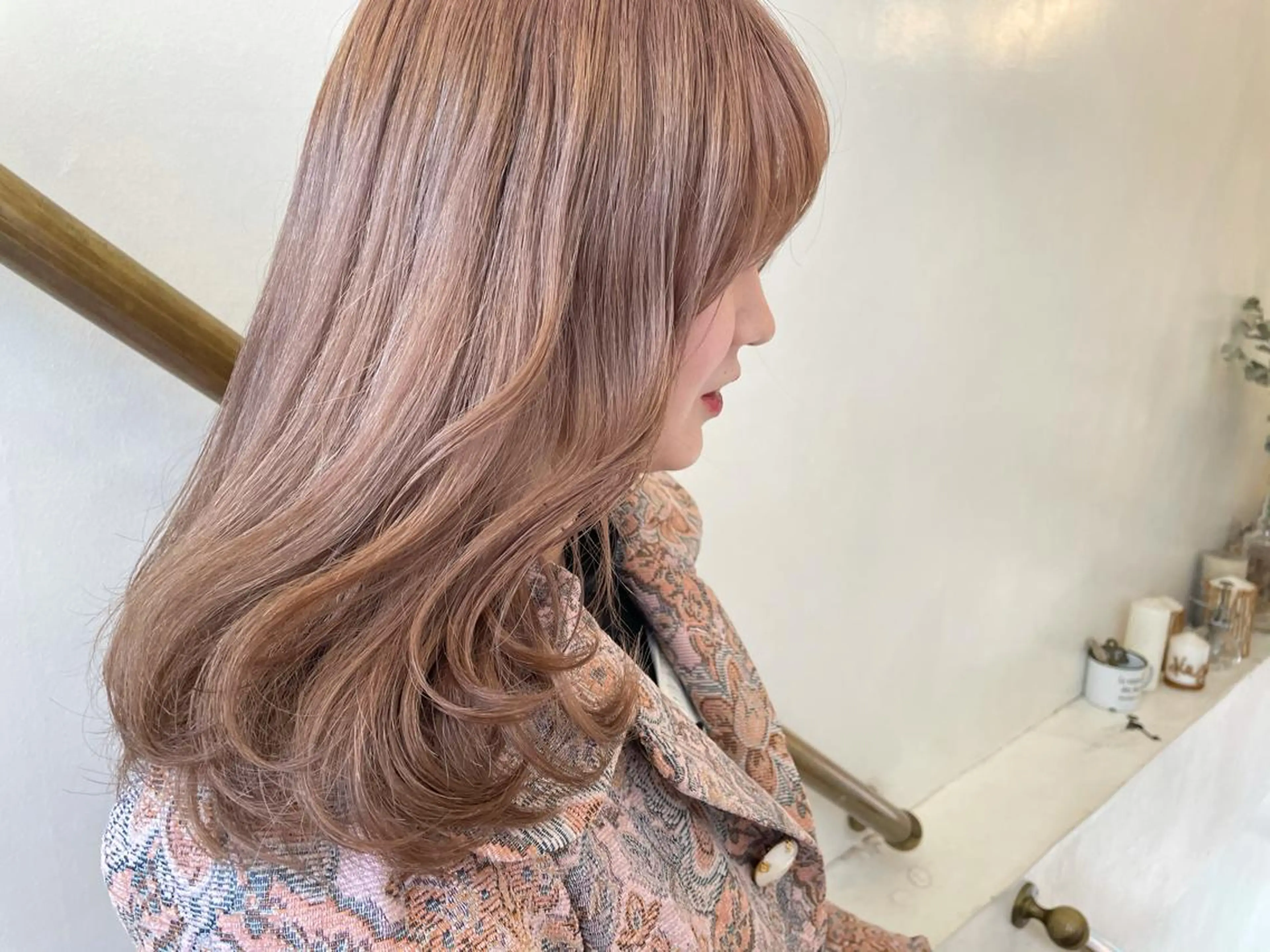 セミロング カラー パーマ ヘアアレンジ 透明感カラー オレンジ ピンクカラー 極上の艶髪 RINAのヘアスタイル