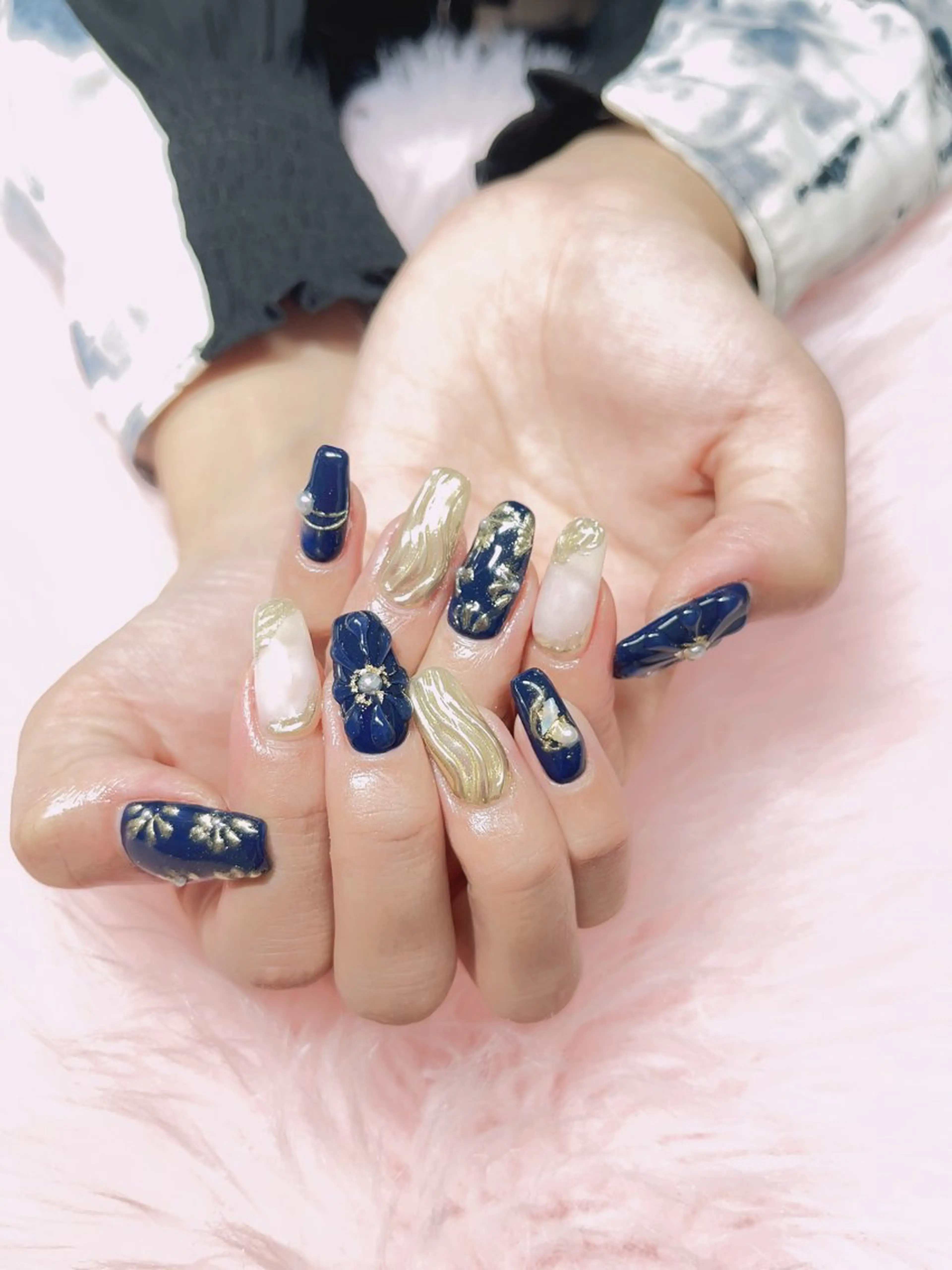 ネイル ハンドネイル MoonNail ユリ🌸のネイルデザイン