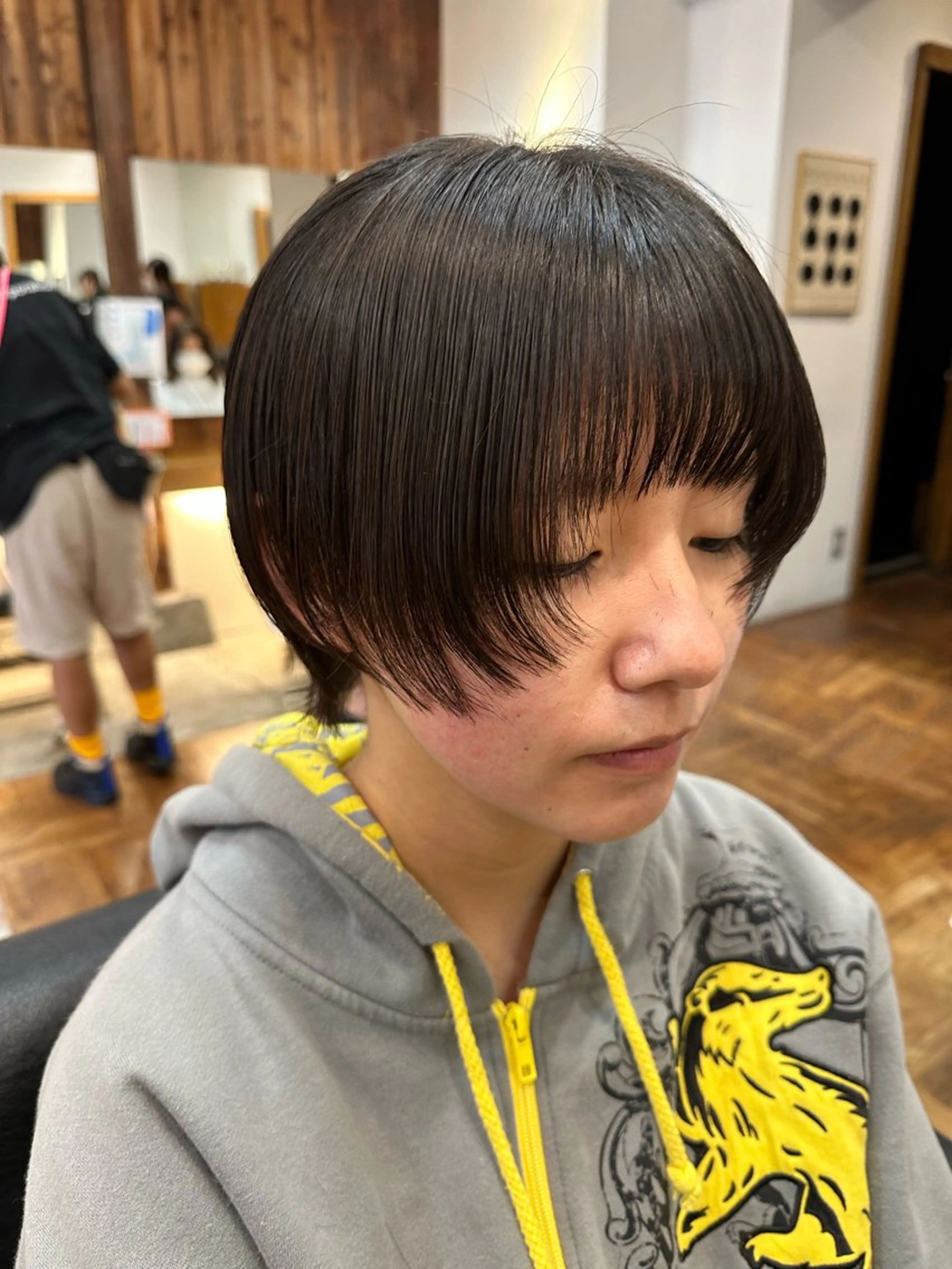 ショート 顔周りカット レイヤーカット ウルフカット カット Flor 上大岡 🌱山本一葉🌱のヘアスタイル