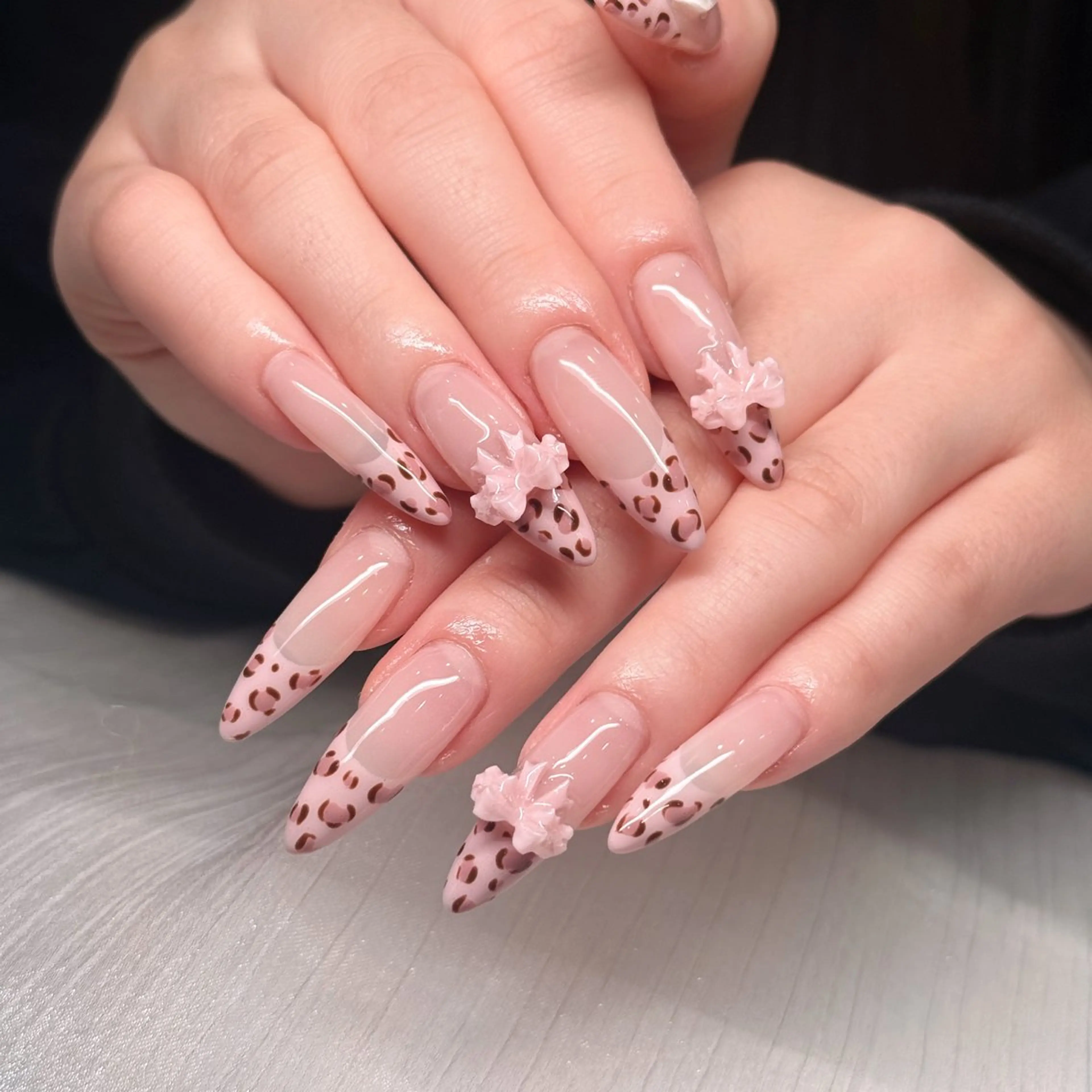 ネイル オーロラネイル ブルー チークネイル フットネイル フレンチネイル ハンドネイル JAN 168 池袋のネイルデザイン