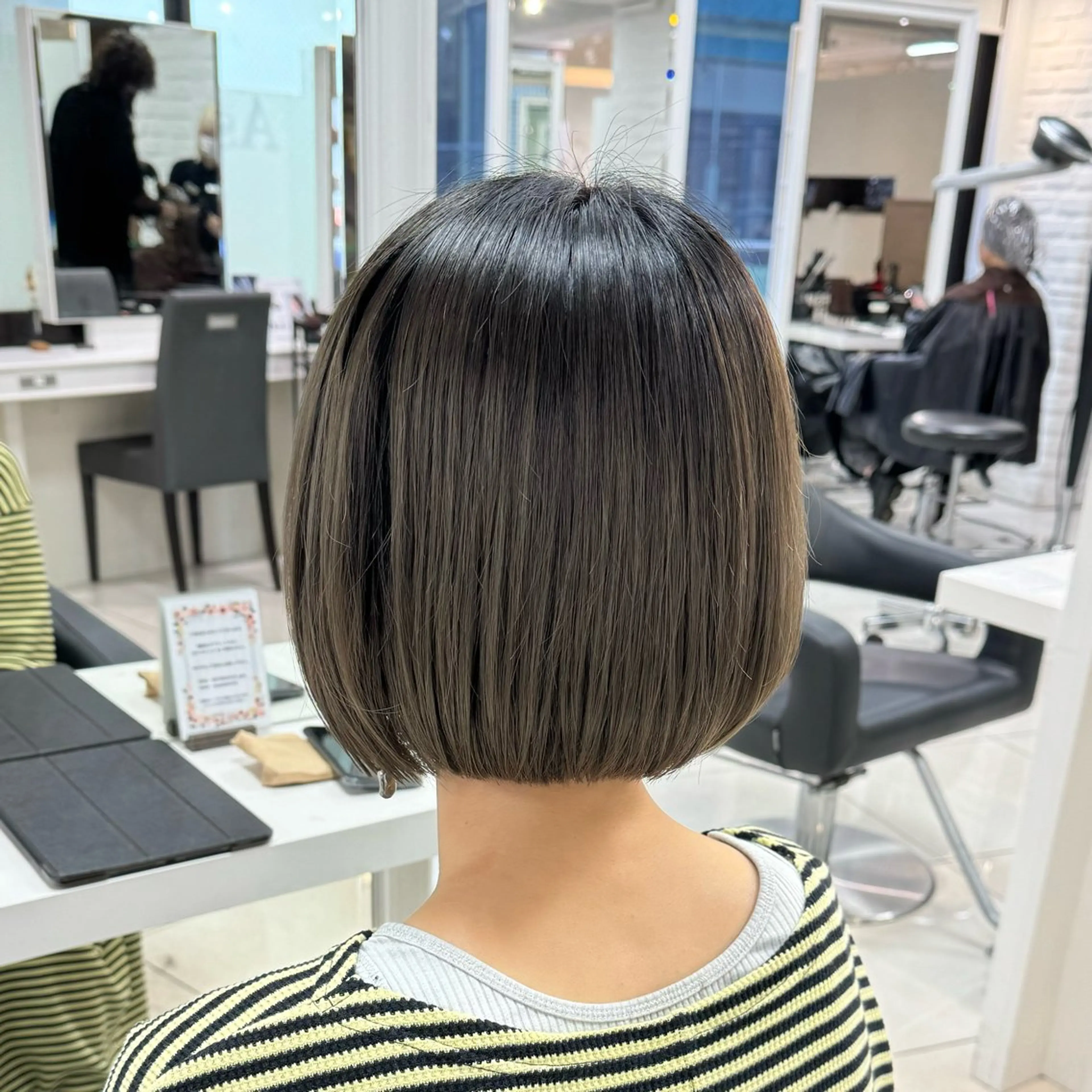 ショート カラー ブリーチ 透明感カラー ハイライトカラー イルミナカラー ハイライト カット ヘアカラー トリートメント 【髪質改善】 kasumi🌷🌷のヘアスタイル