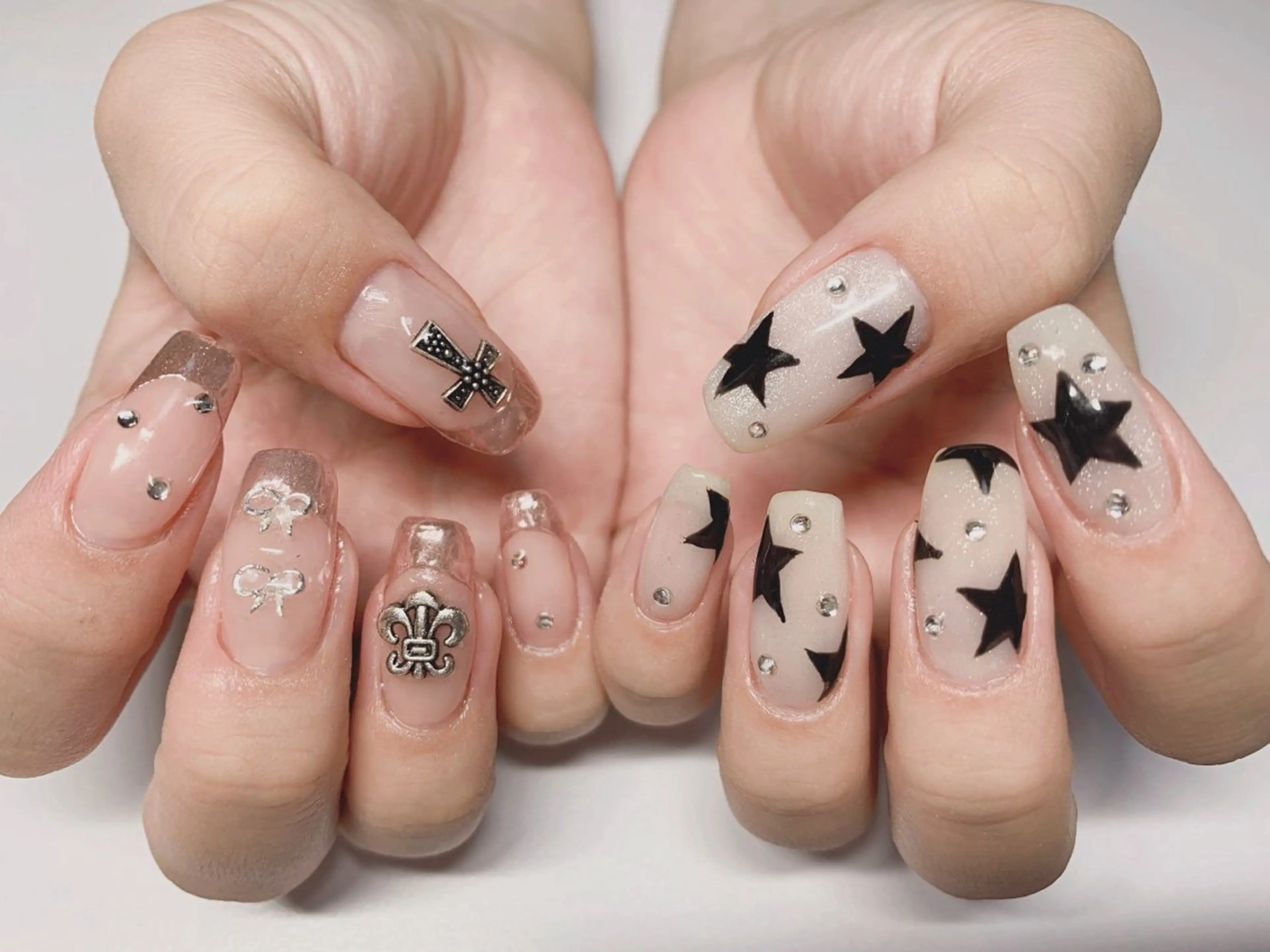 ネイル 池崎 美穂のネイルデザイン