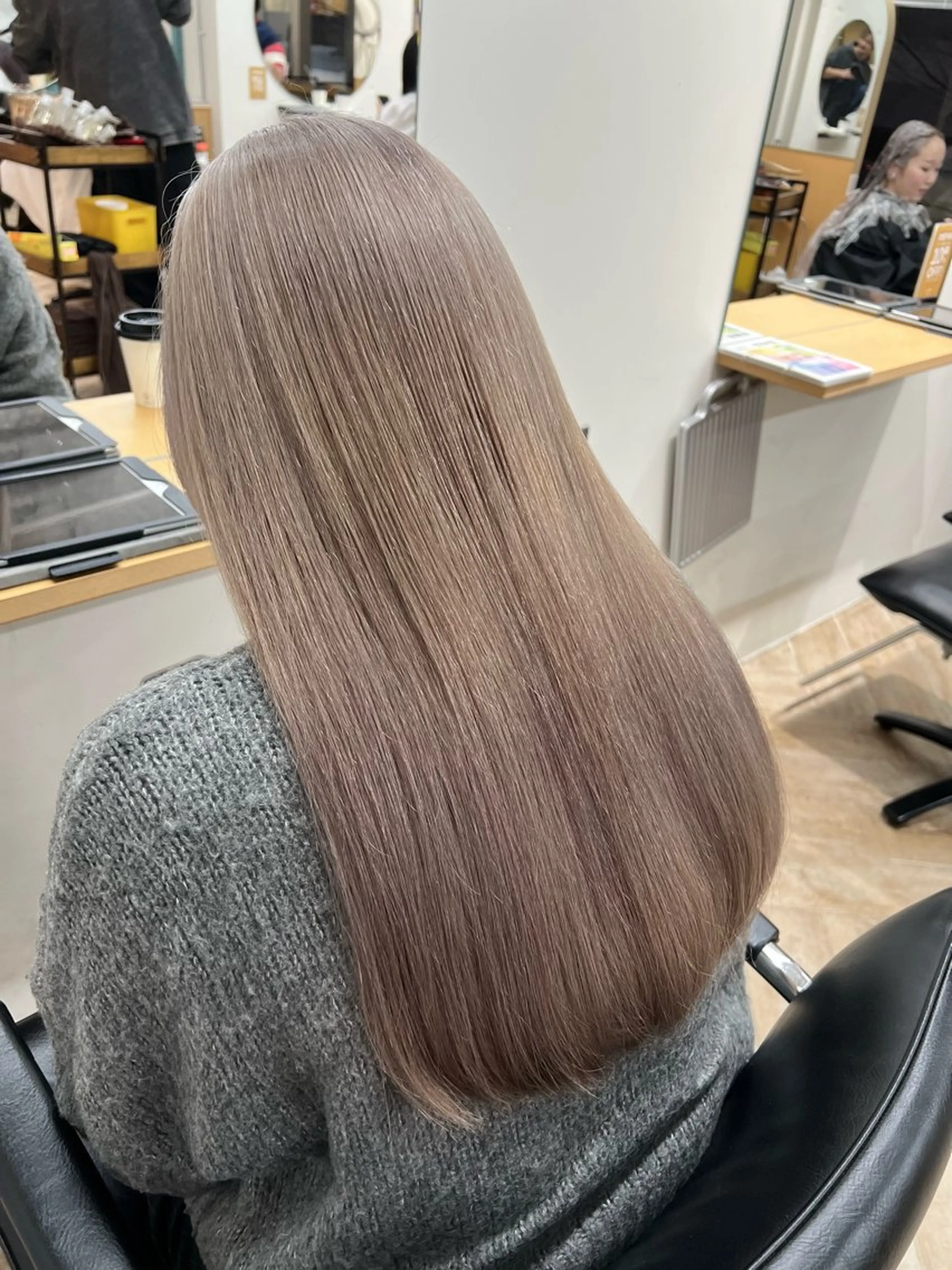 ロング カラー ヘアカラー トリートメント ベージュ/髪質改善 新潟/万代/井上佑のヘアスタイル