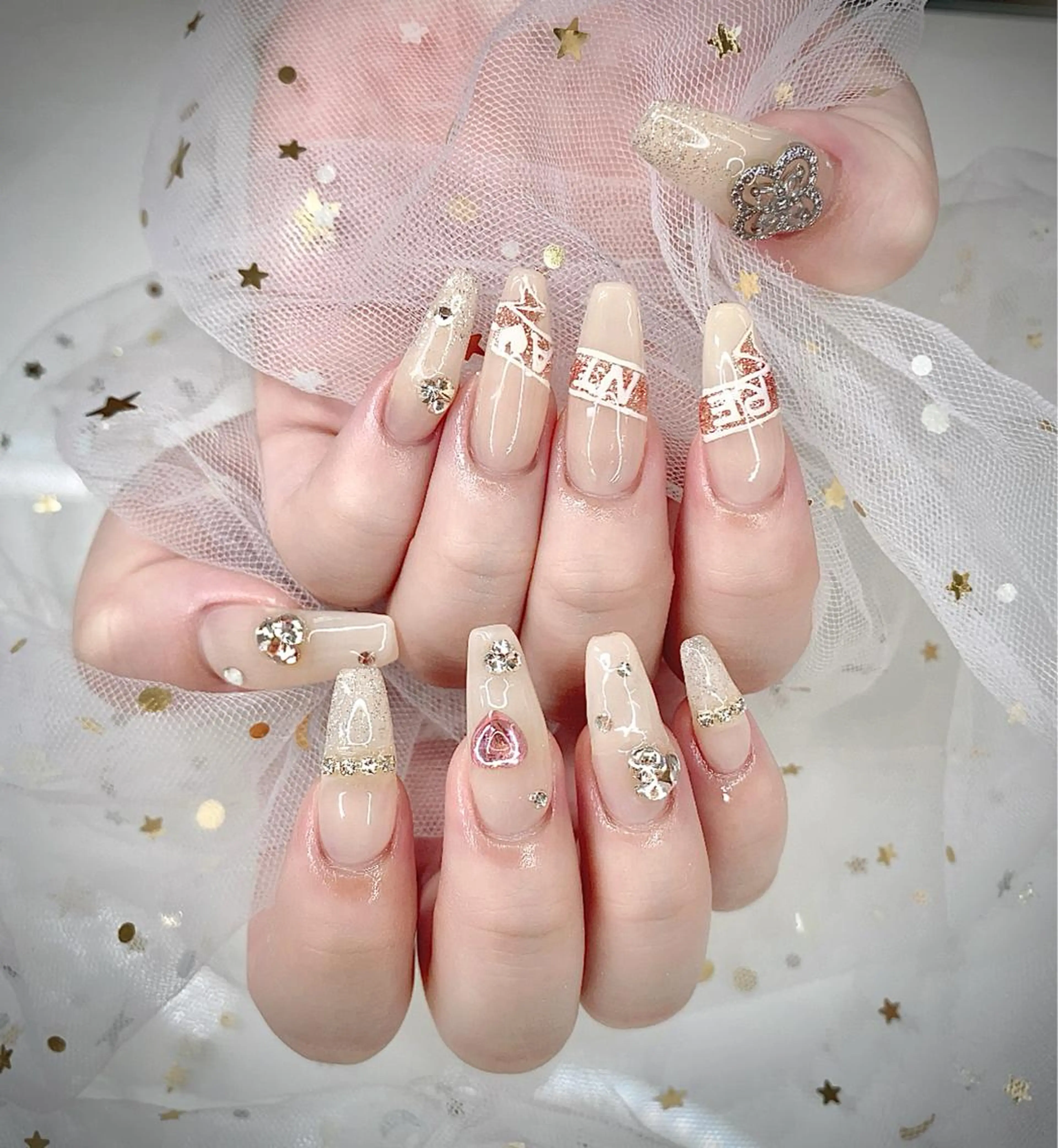 ネイル I-nailロング /ワンホン/キラキラのネイルデザイン