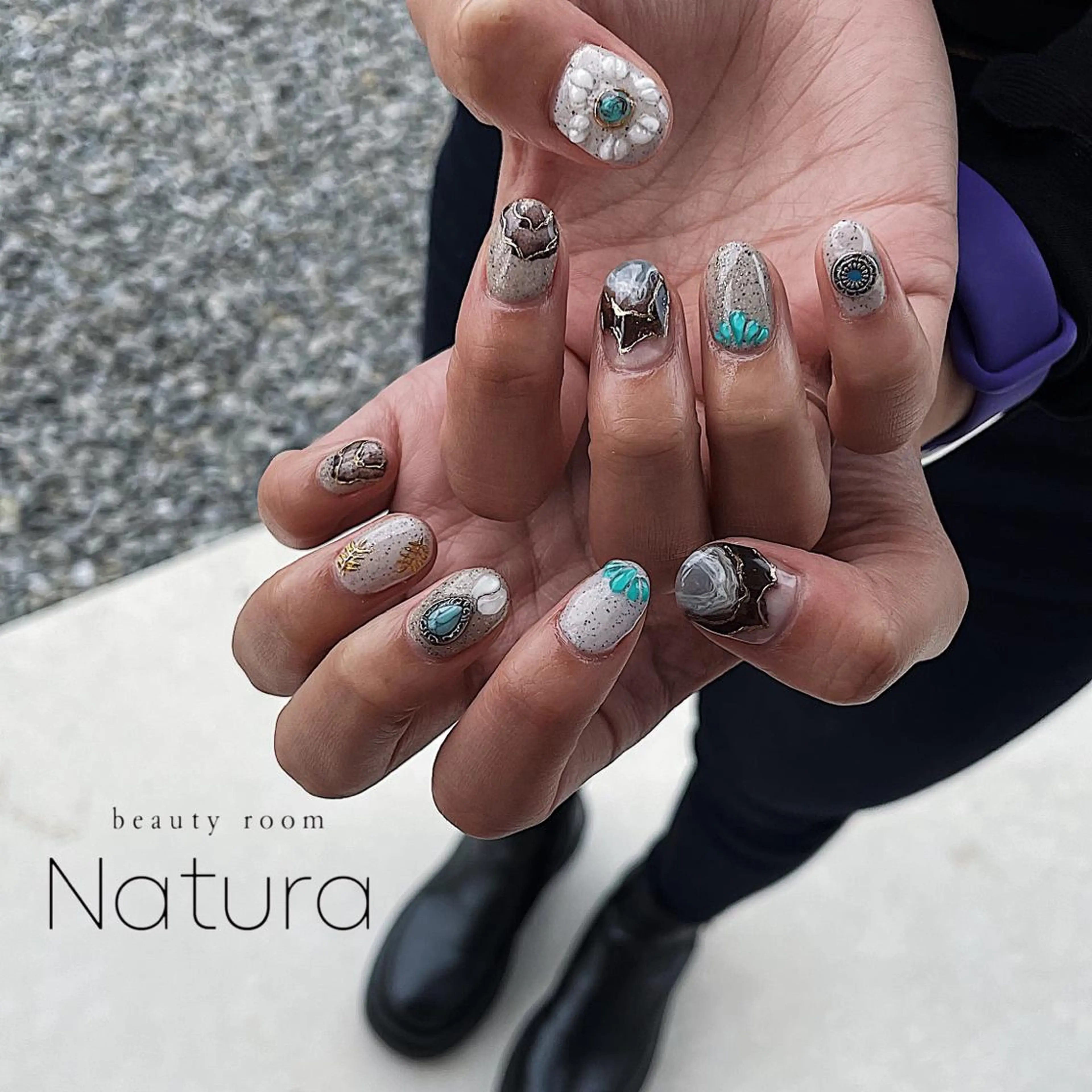 ネイル マツエク・マツパ アイブロウ ハンドネイル beautyroom Naturaのネイルデザイン