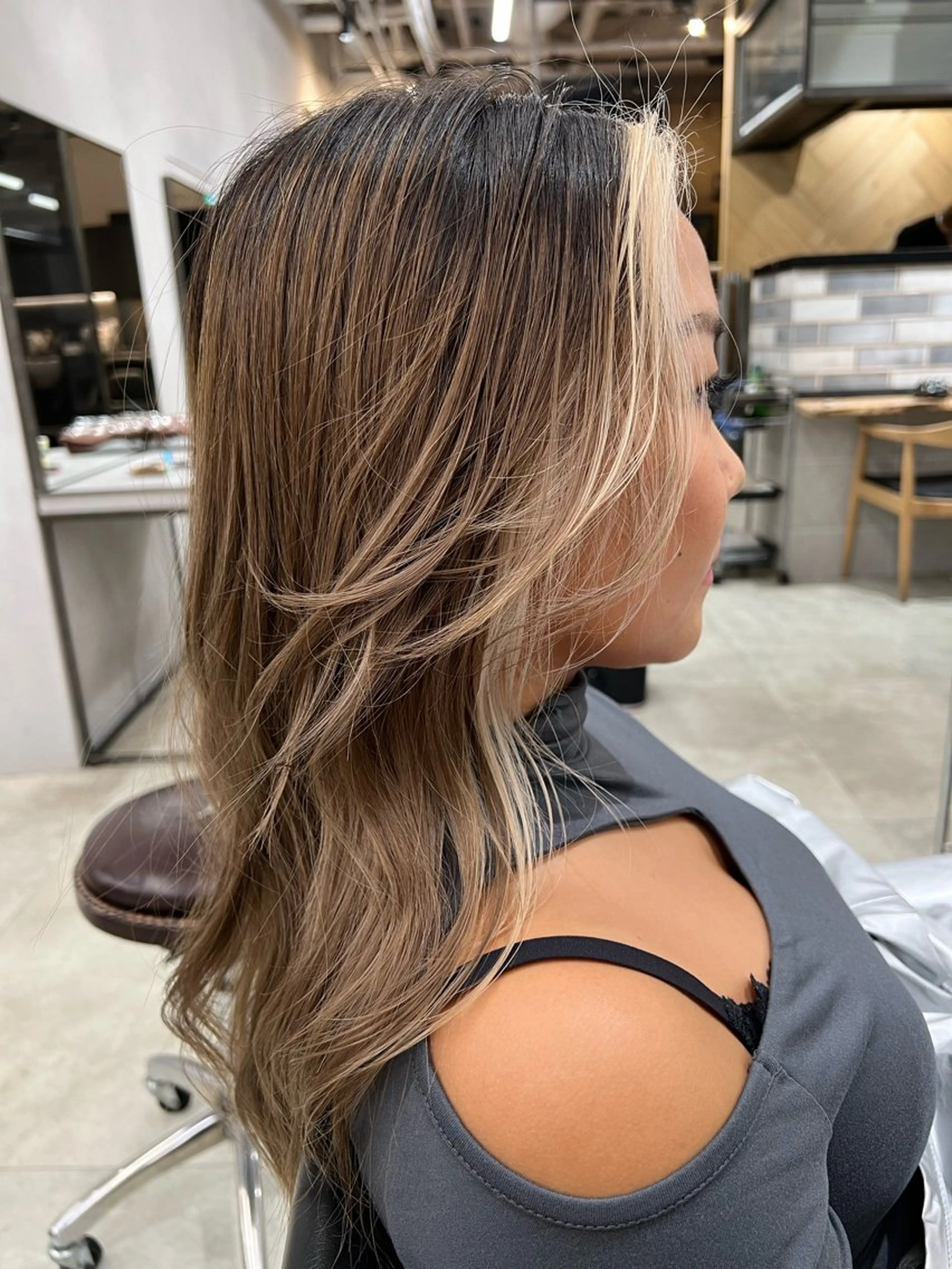 セミロング ミストバング ヘアカラー トリートメント 渋谷ハイトーン/ デザインカラー阿部のヘアスタイル