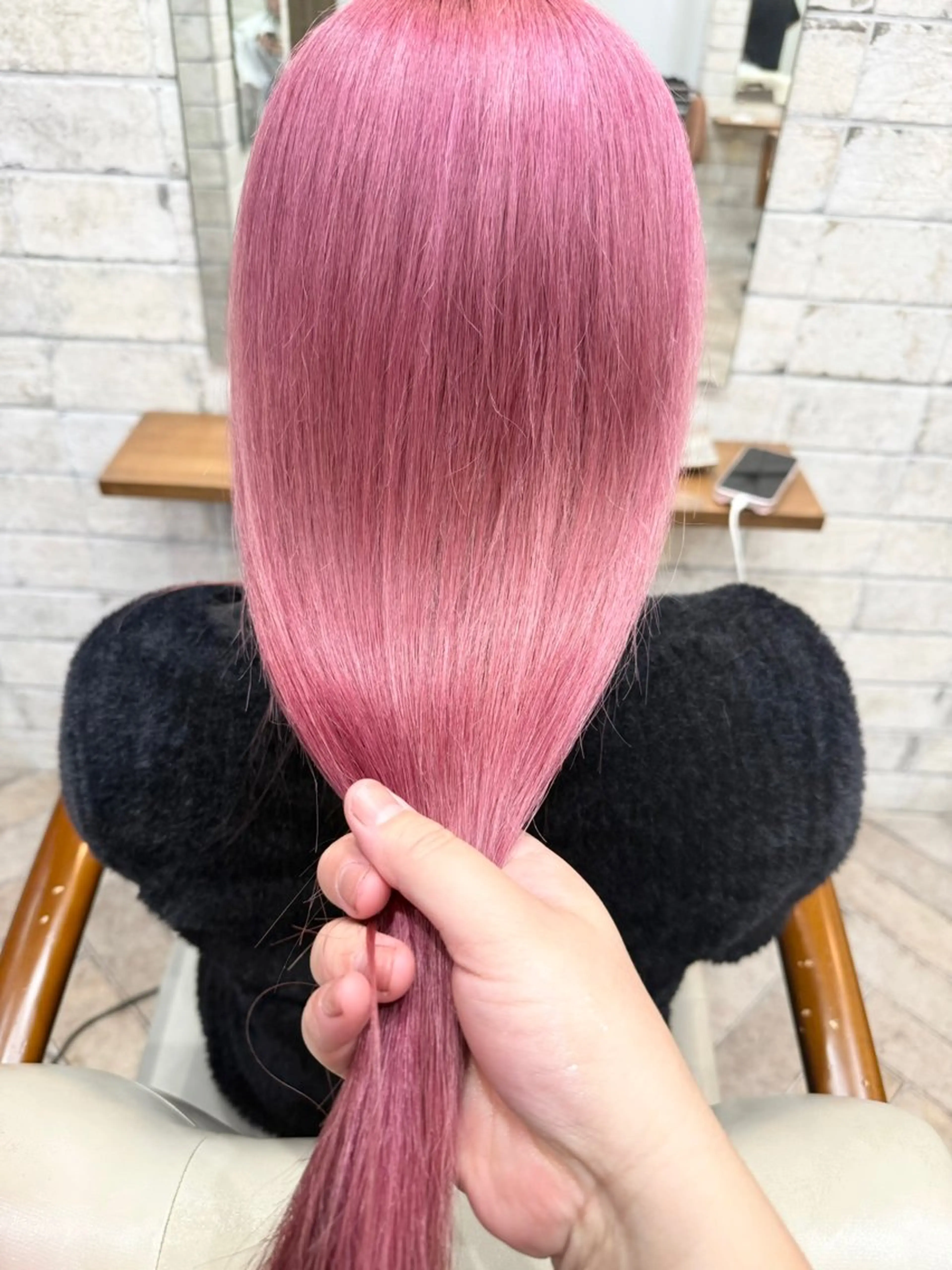 セミロング カラー ピンクカラー カット ヘアカラー オーナースタイリスト 奈須雄紀のヘアスタイル
