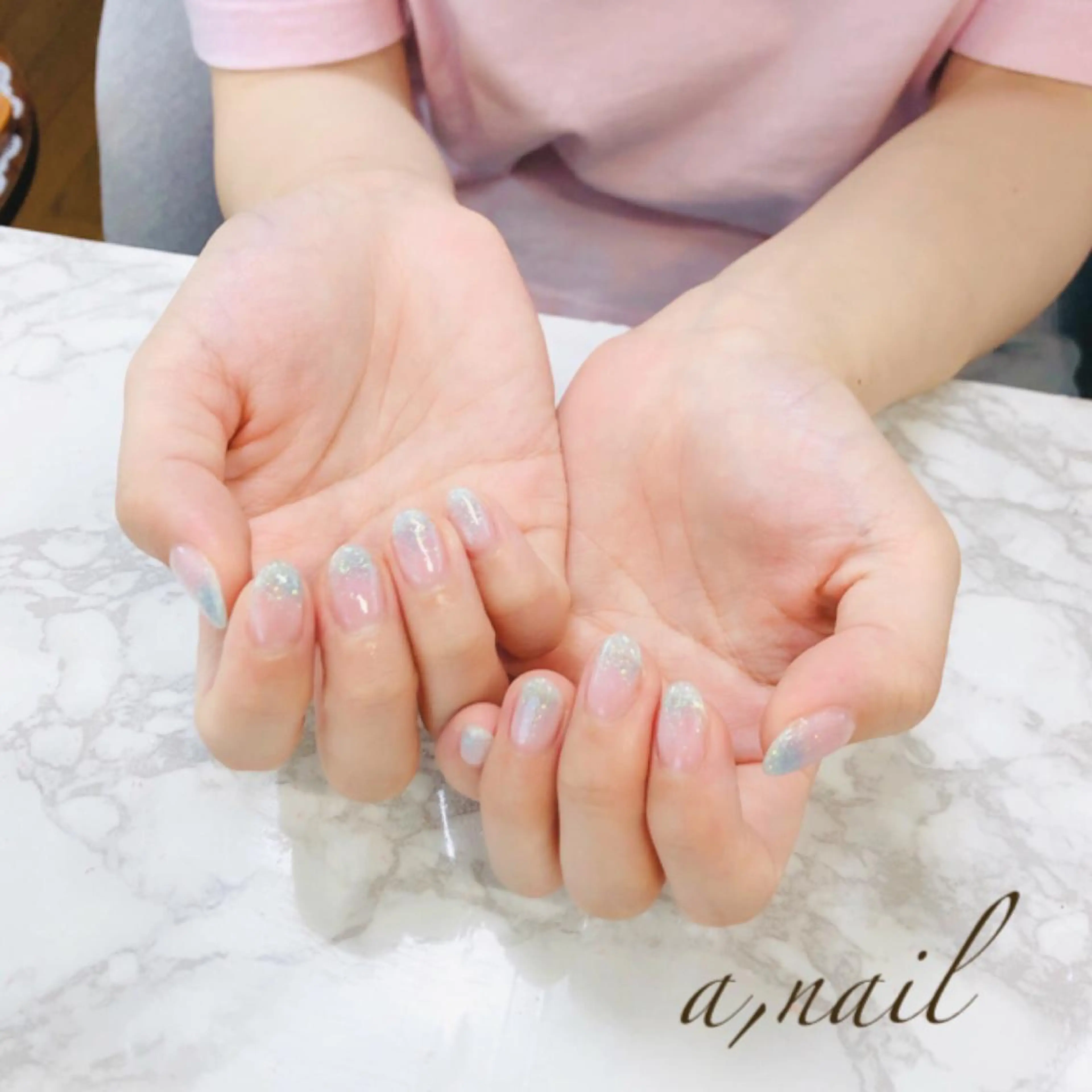 ネイル フットネイル ジェルネイル グラデーション ラメ(グリッター) ラメグラデーション ハンドネイル ネイルサロン エーネイルのネイルデザイン