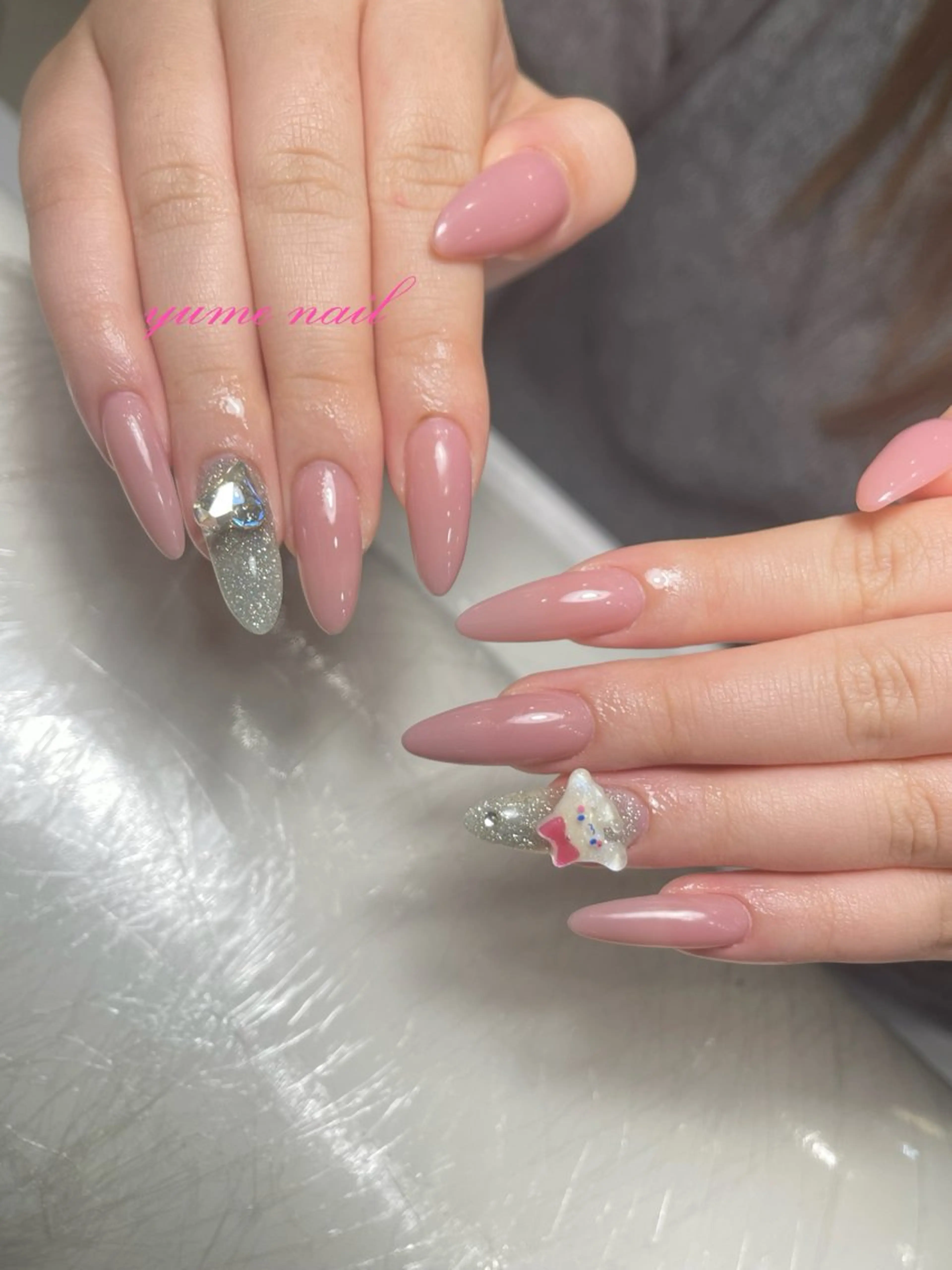 ミディアム ヒエン NAILのネイルデザイン