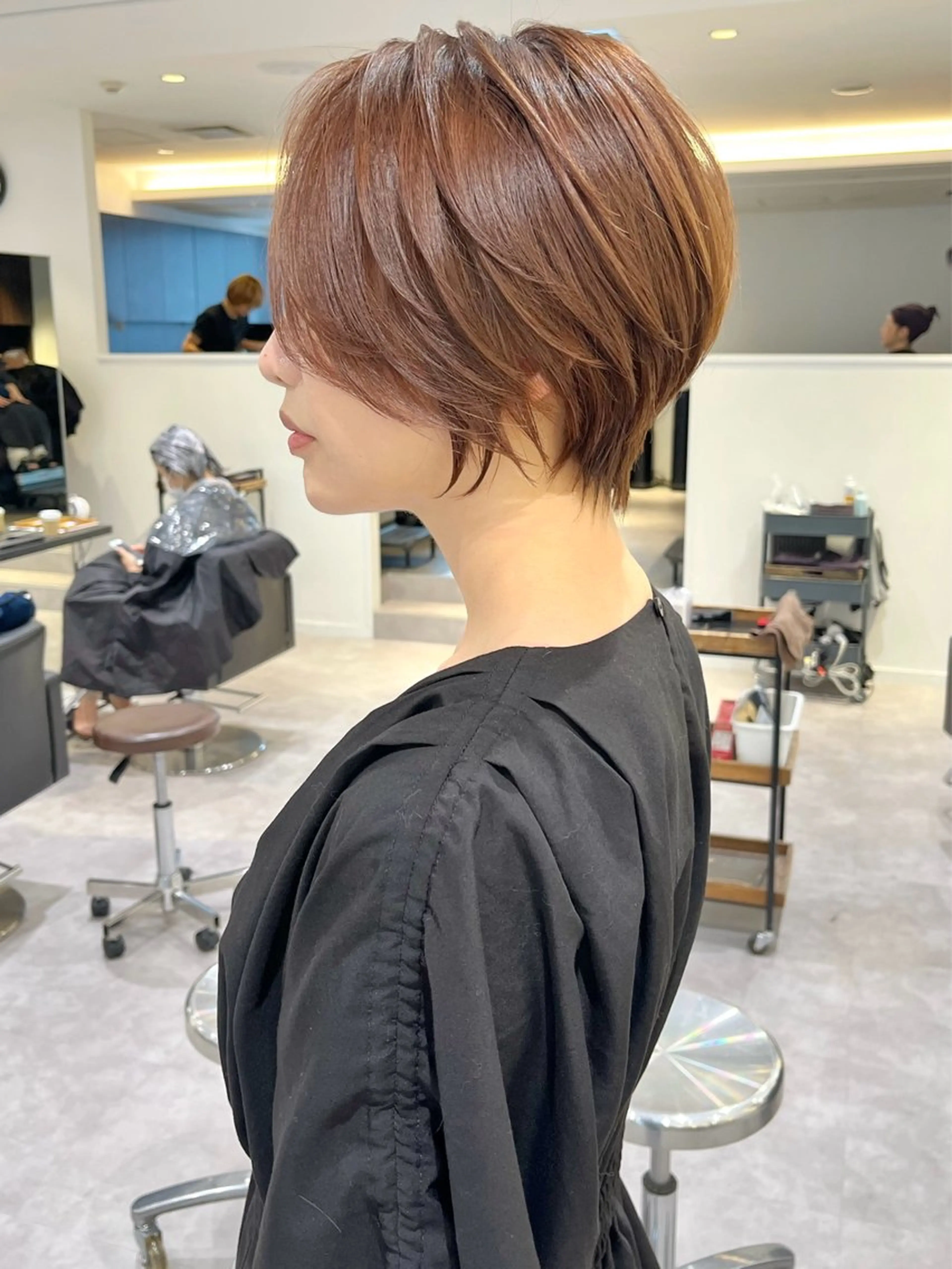 ショート カラー カット ヘアカラー 襟足でお悩みの方✂︎ くびれ職人ハシモトのヘアスタイル