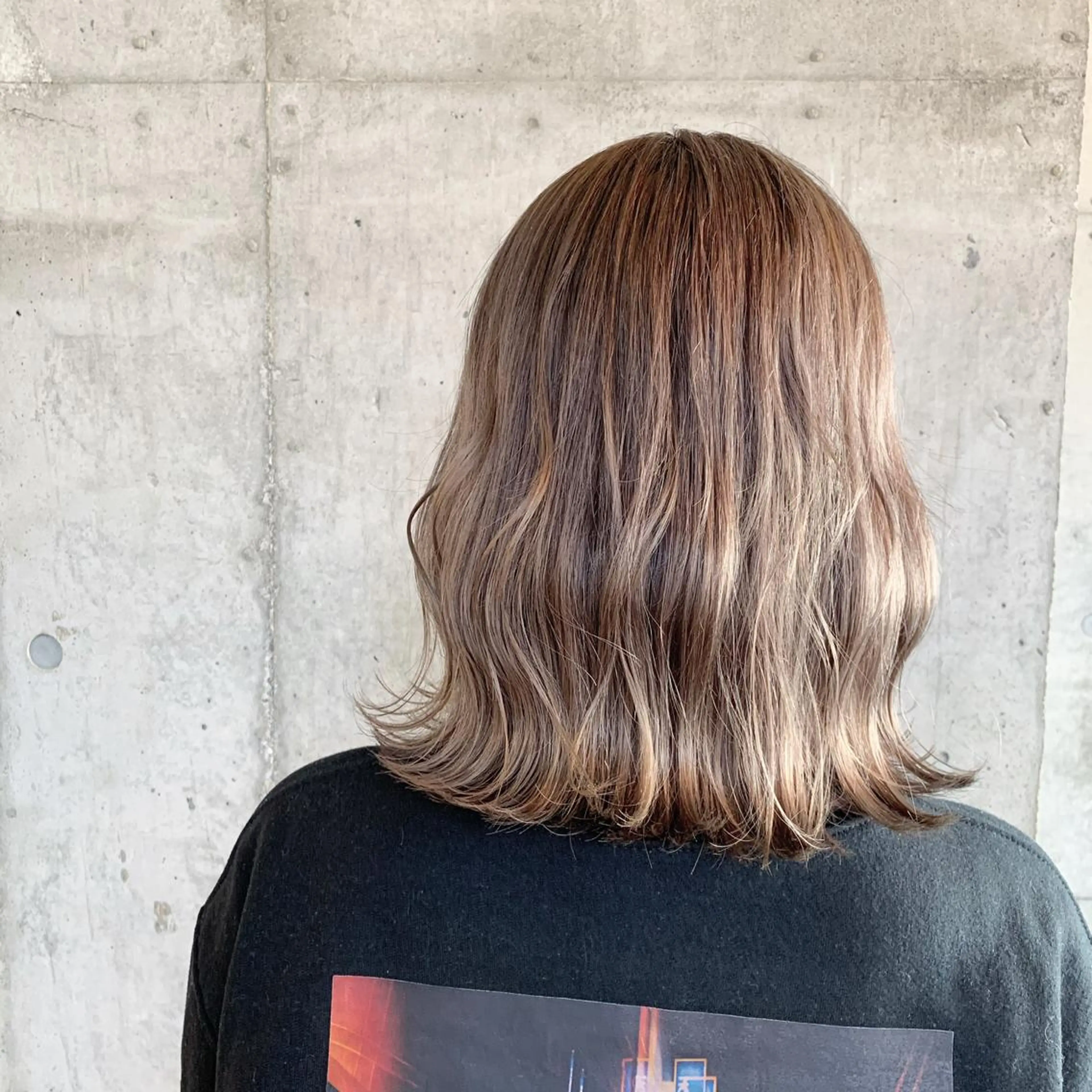 セミロング 🌷横浜/レイヤー /艶カラー🌷のヘアスタイル