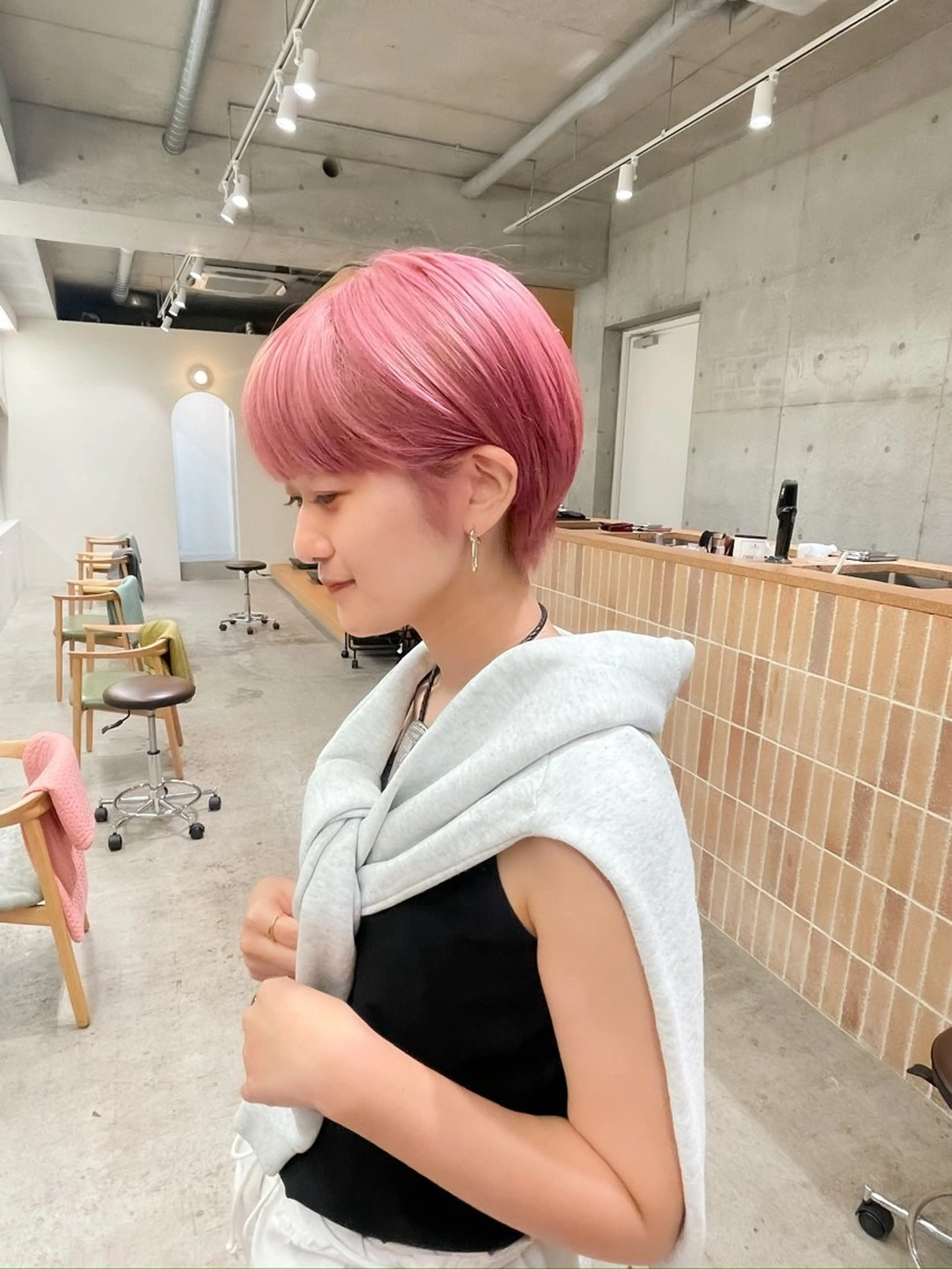 ショート カラー ヘアアレンジ ミニボブ/ブリーチ 🌈MISATOのヘアスタイル