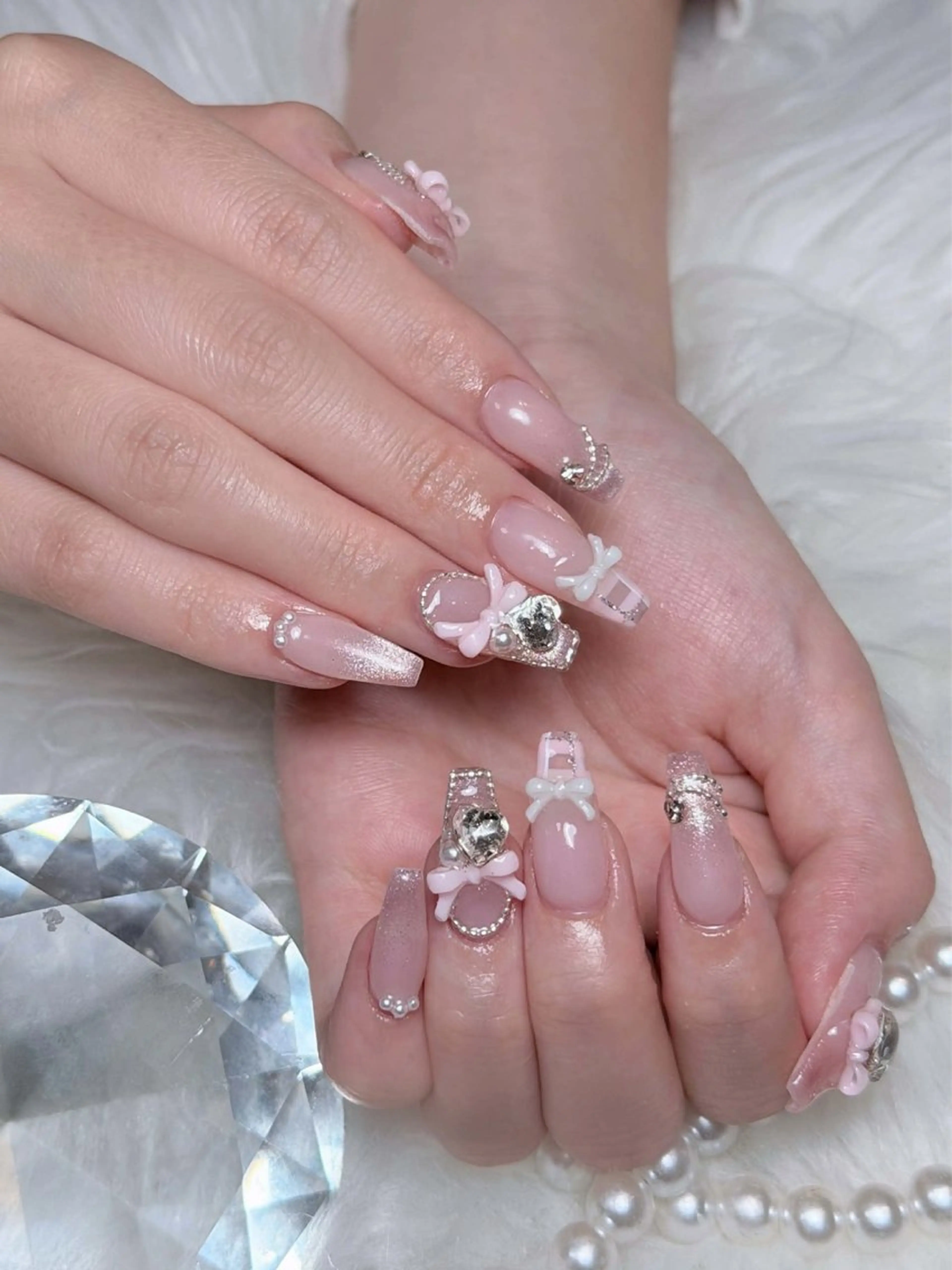 ネイル チークネイル ドット フレンチネイル グラデーション ハート ハンドネイル Julli NailStudioのネイルデザイン