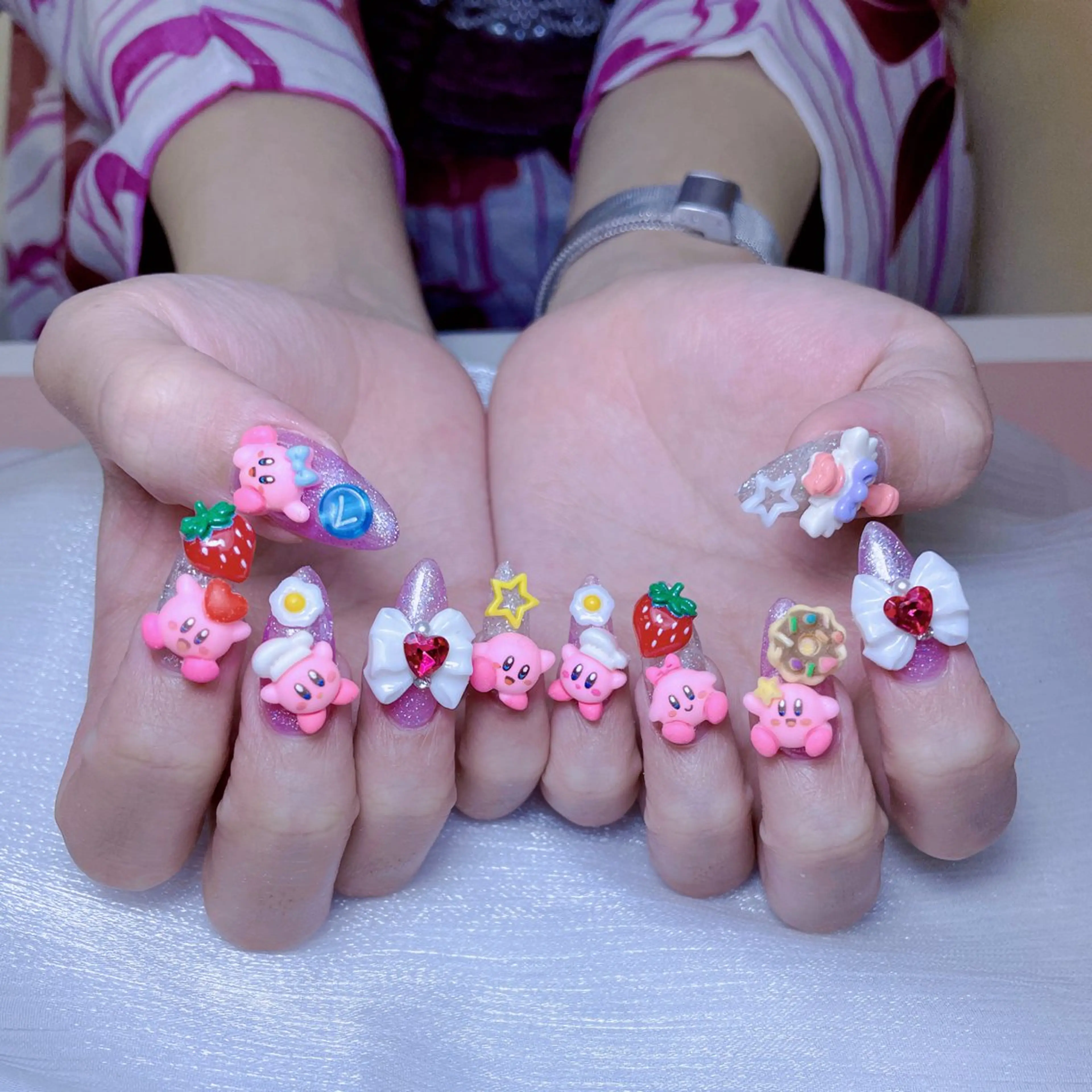 ネイル 長さ出し ロングネイル 夏ネイル ハンドネイル princess👑 木戸　唯のネイルデザイン