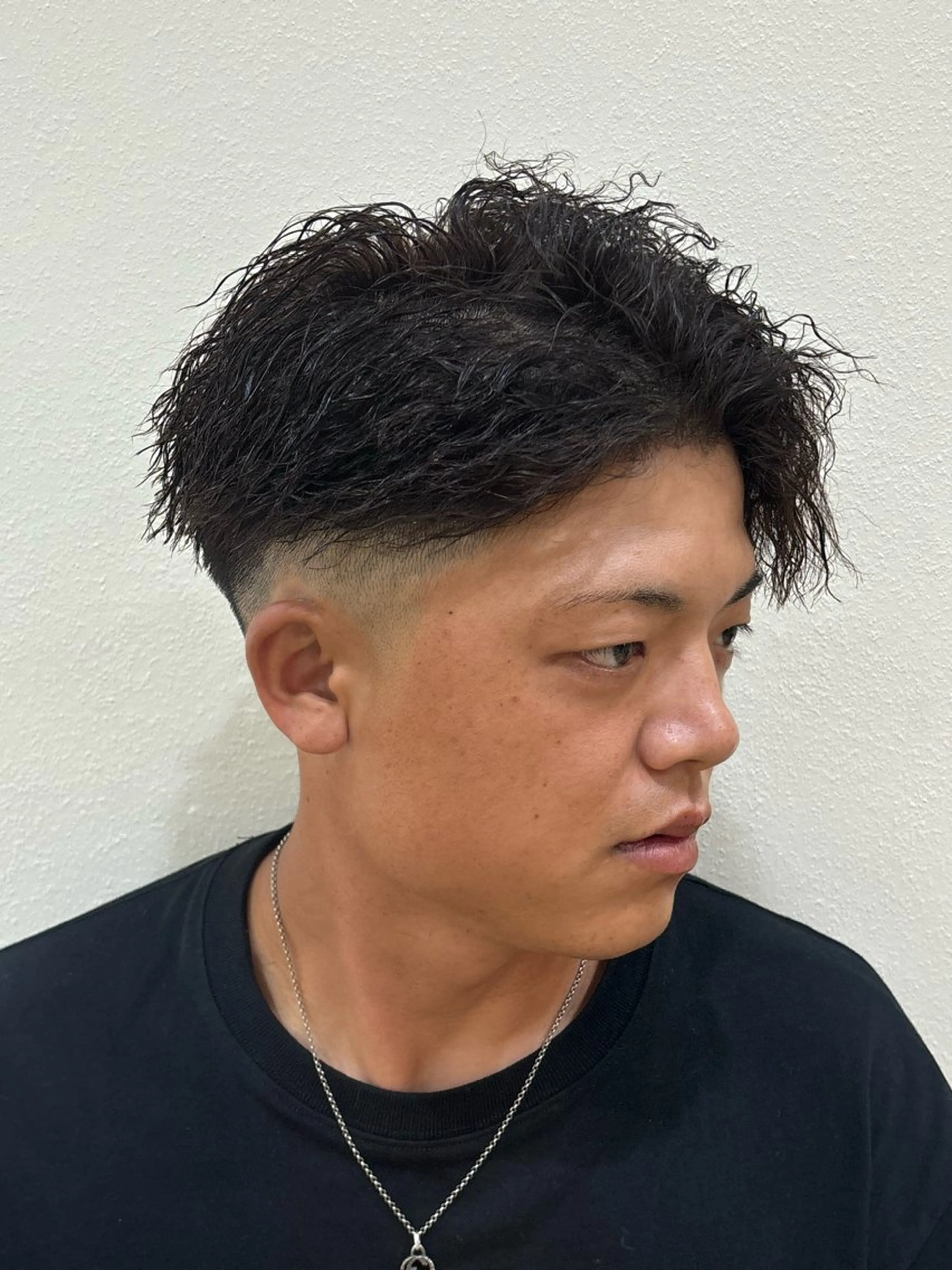 ショート パーマ メンズ フェードカット カット パーマ トリートメント パーマ職人DAIKI ツイスパ/波巻きのヘアスタイル