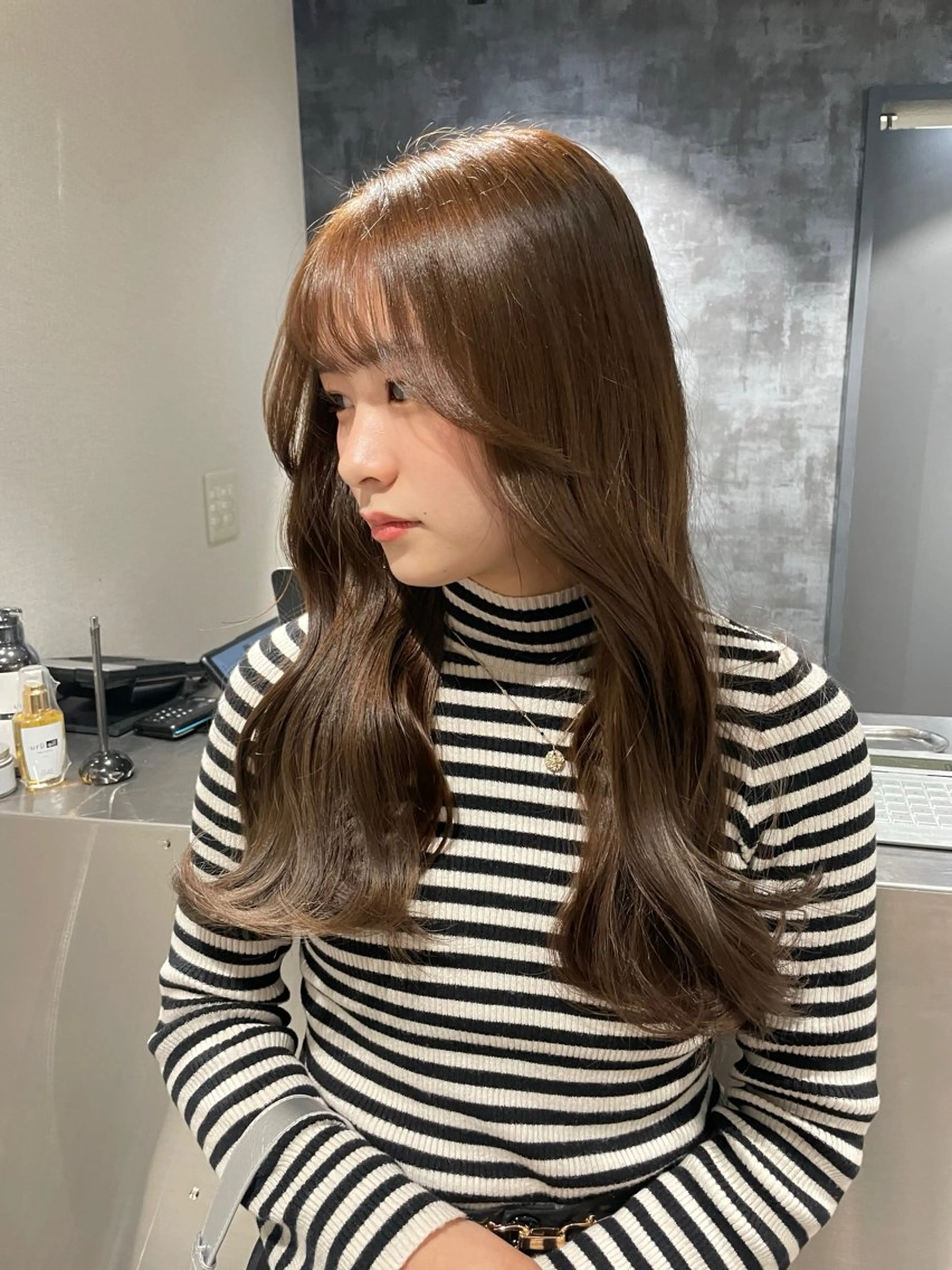 ミディアム カラー カット ヘアカラー トリートメント ヘッドスパ レイヤーカット 韓国ヘアayameのヘアスタイル