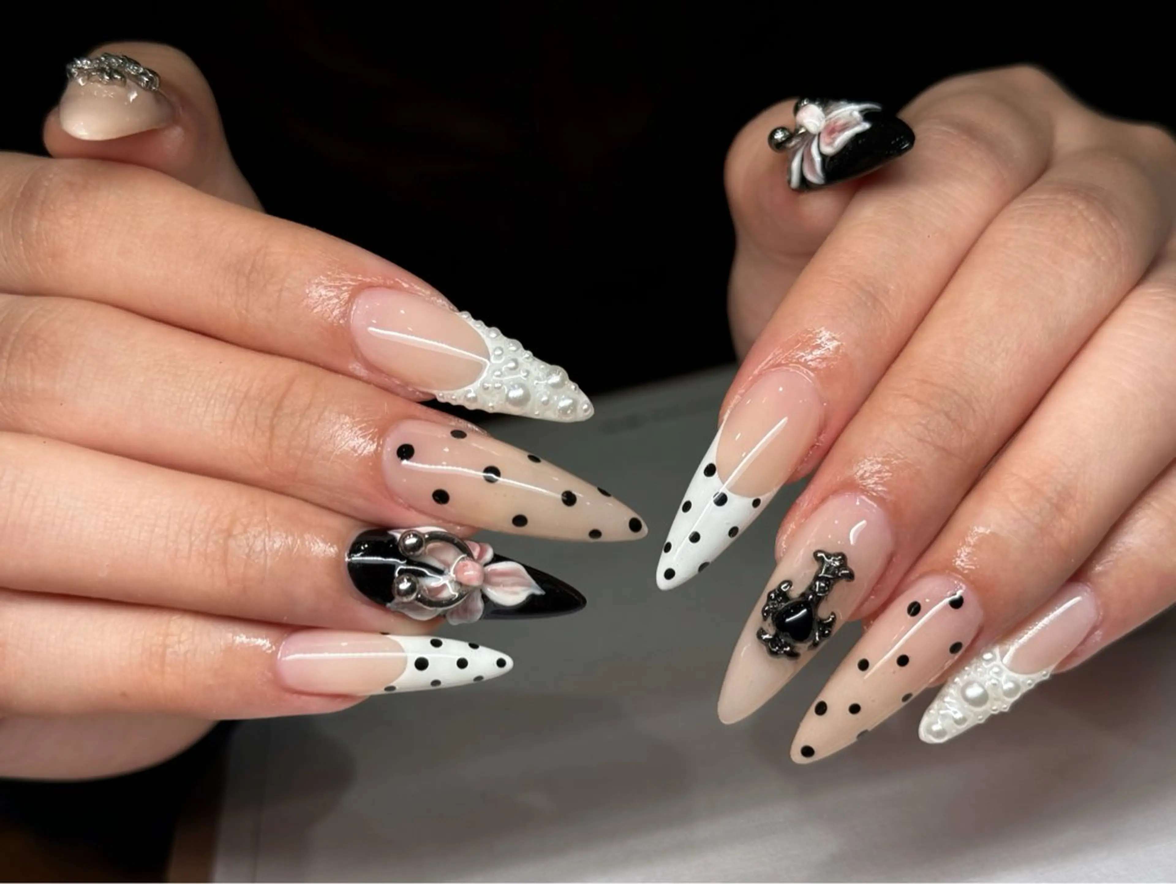 ネイル ハート ニュアンスネイル ワンカラーネイル シンプルネイル バレンタイン ハンドネイル MILO 168 池袋のネイルデザイン