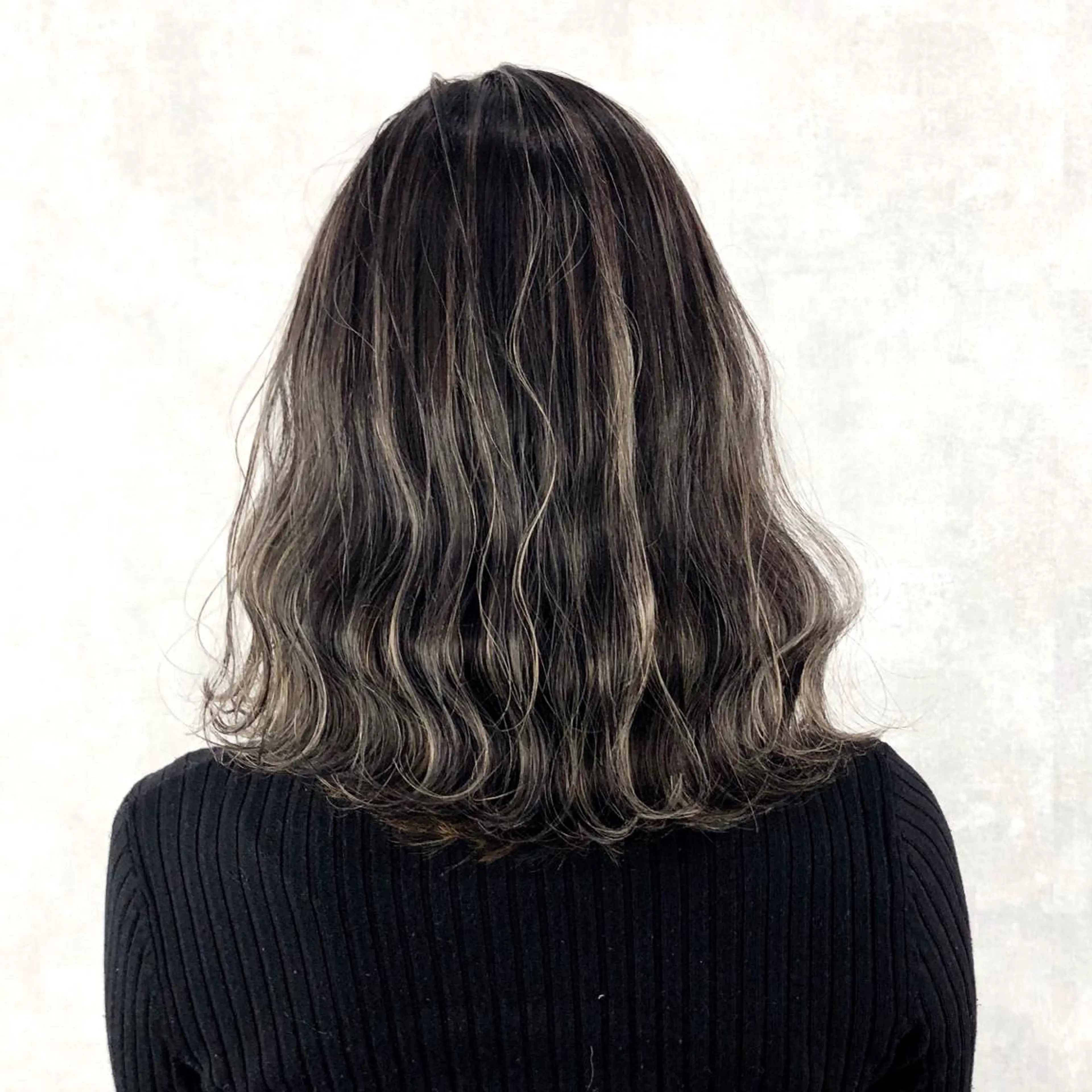 ミディアム カラー ハイライトカラー 3Dハイライト ハイライト タンバルモリ ヨシンモリ K-POP好き美容師 🇰🇷Kai.Yのヘアスタイル