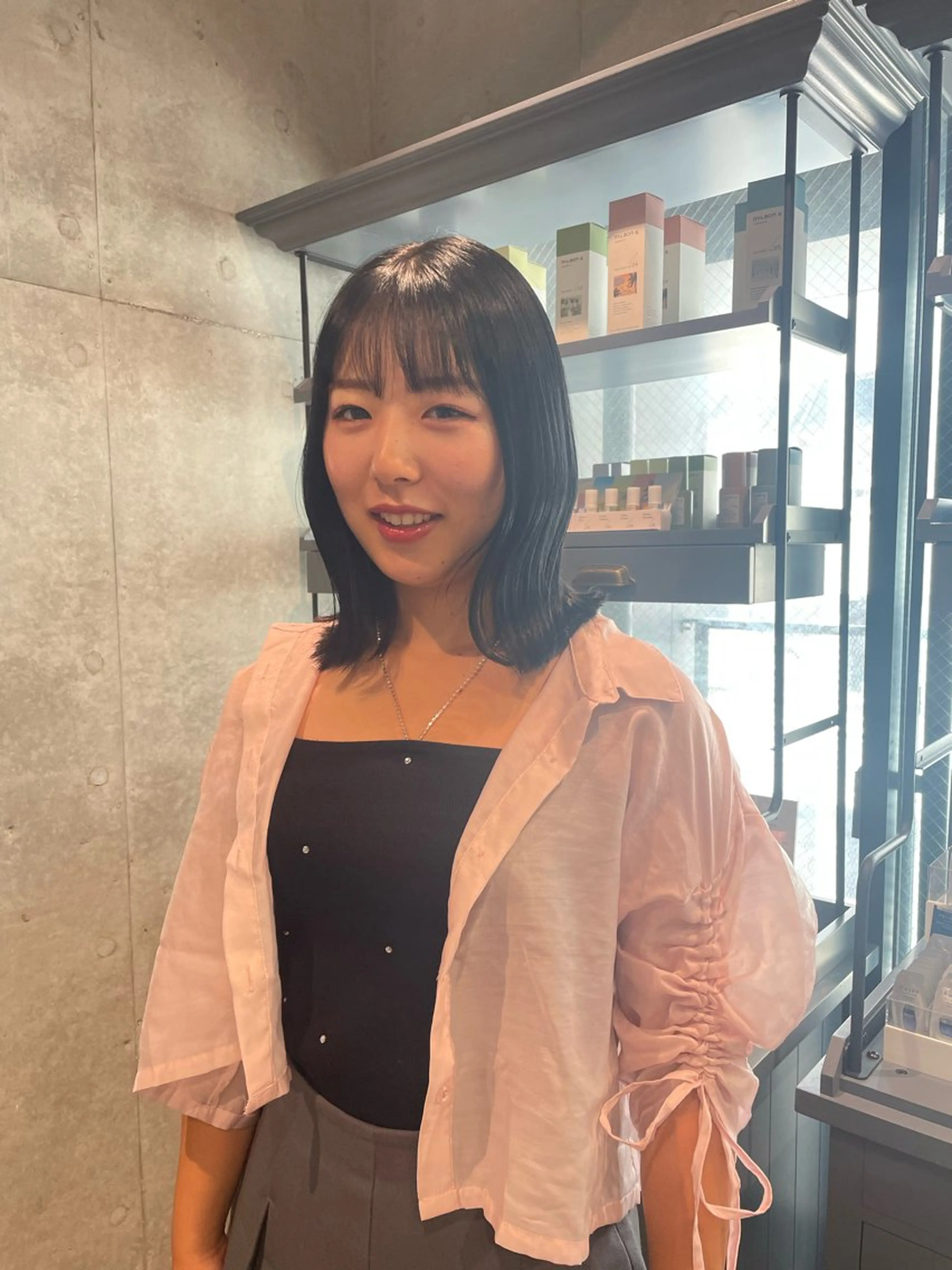 ミディアム カラー PANOLA下北沢 中川夢菜のヘアスタイル