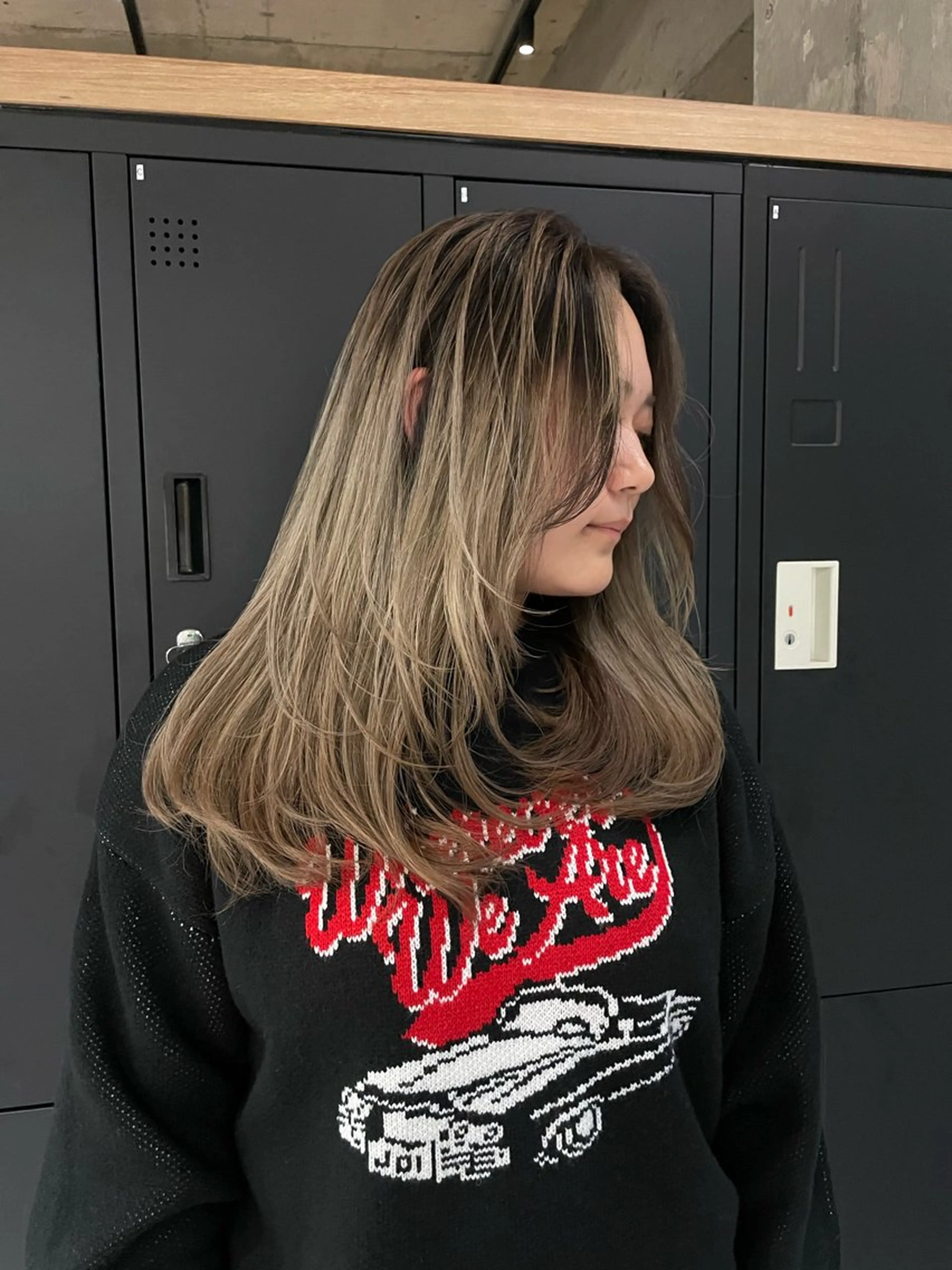 ロング レイヤーカット 🫧ハイライトカラー 🫧 𝓜𝓘𝓤のヘアスタイル