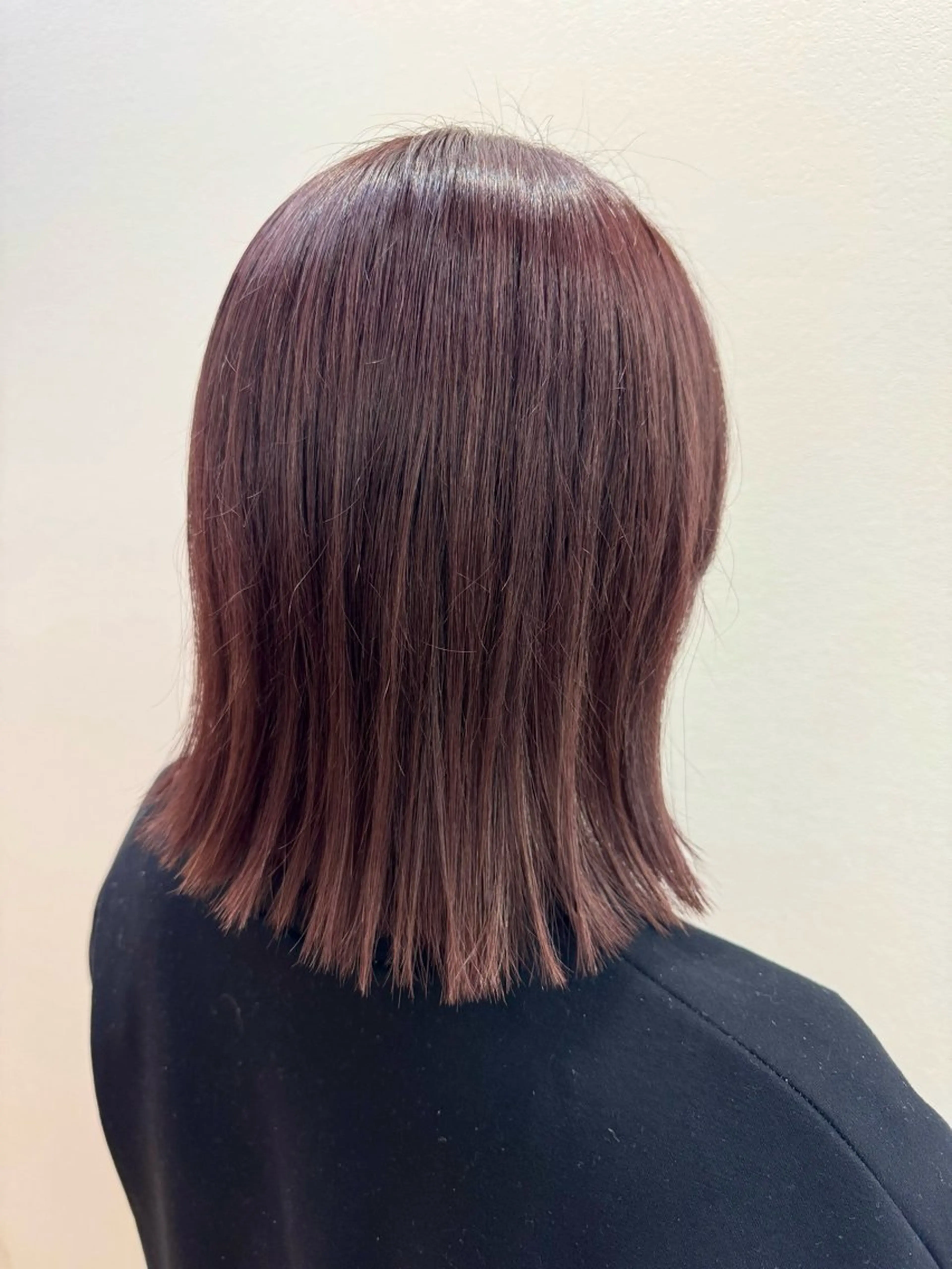 ミディアム カラー ブラウンカラー ピンクカラー ピンクブラウン 佐々木 有彩のヘアスタイル