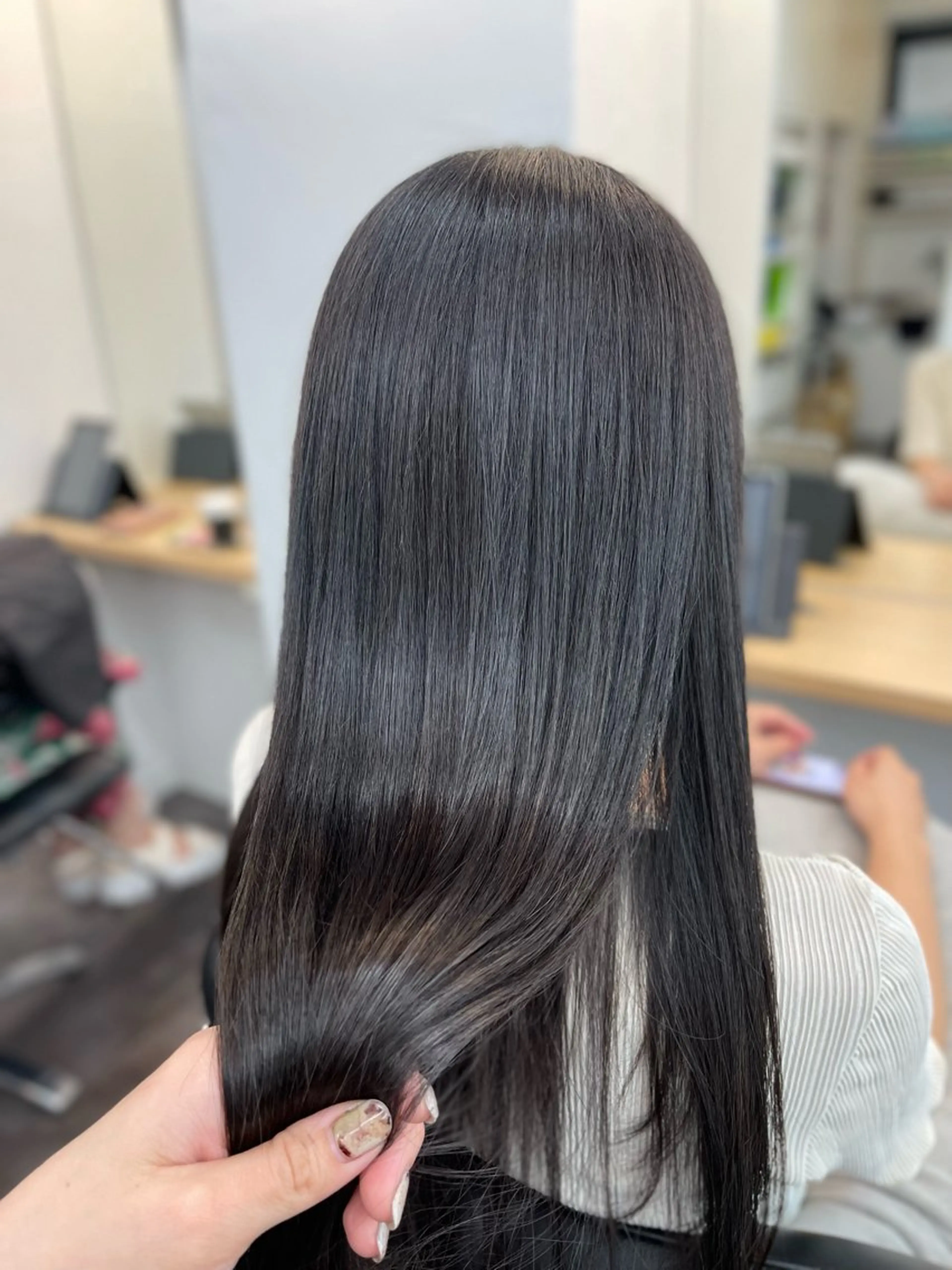 ロング カラー カット ヘアカラー トリートメント WISTERIA P LUS1 ikumiのヘアスタイル