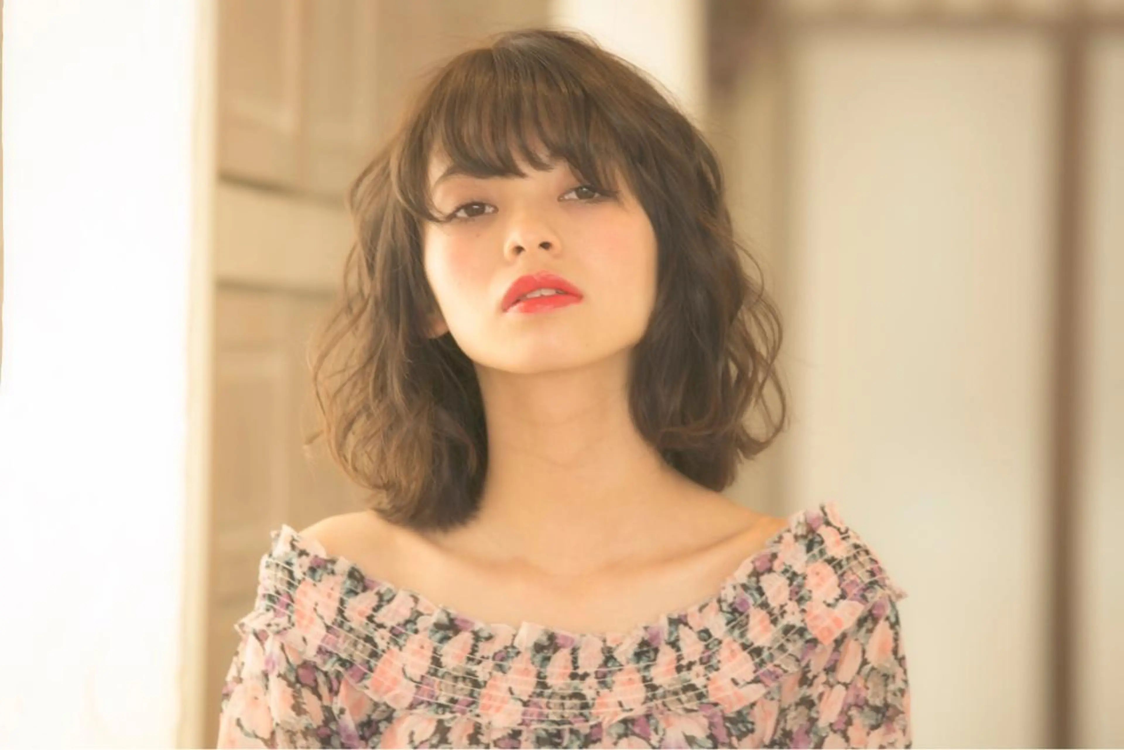 ショート カラー パーマ ヘアアレンジ 外国人風カラー 推し活専用 【派手髪】飯野ゆかりのヘアスタイル