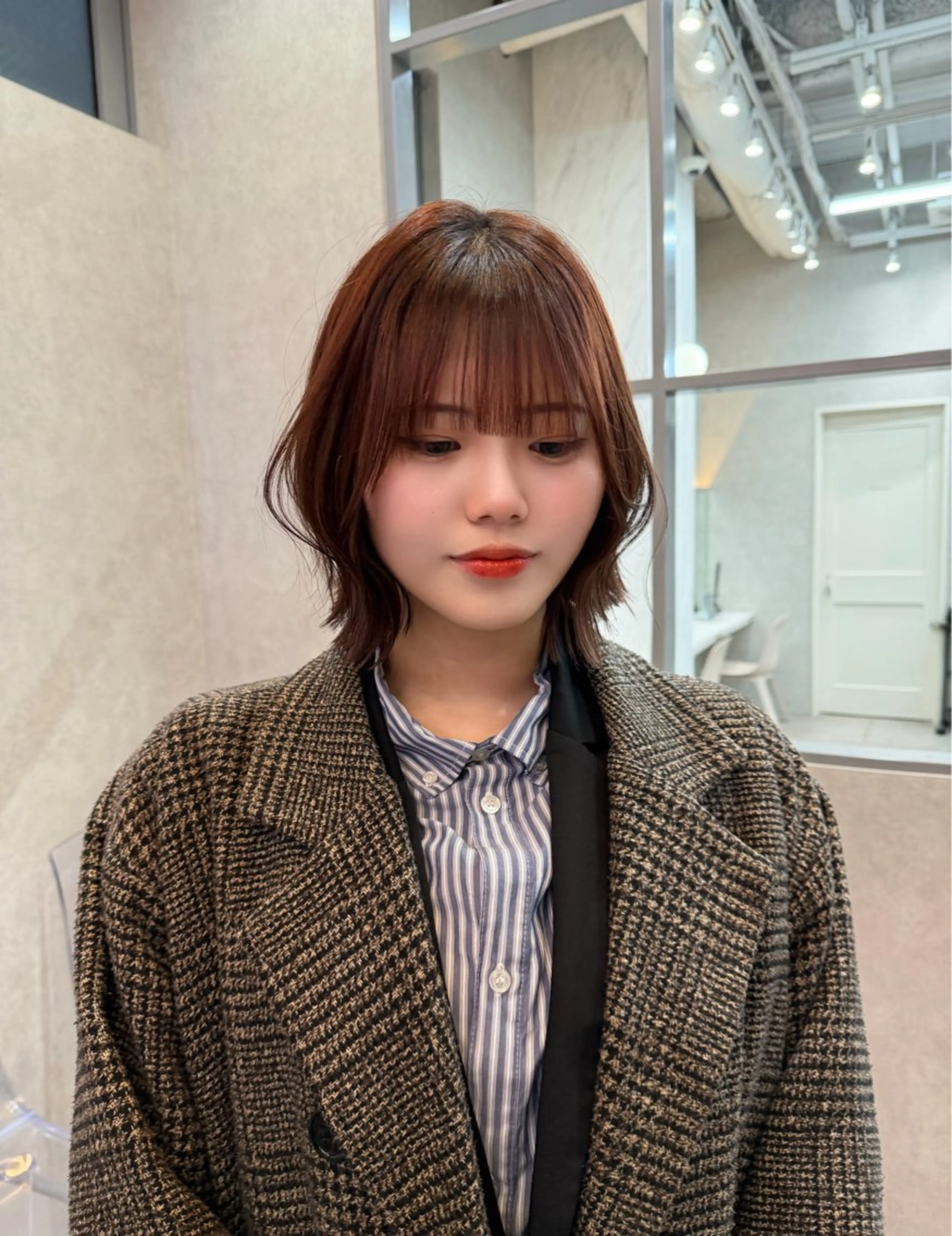 ミディアム カット ヘアカラー トリートメント karin ボブハイトーンのヘアスタイル