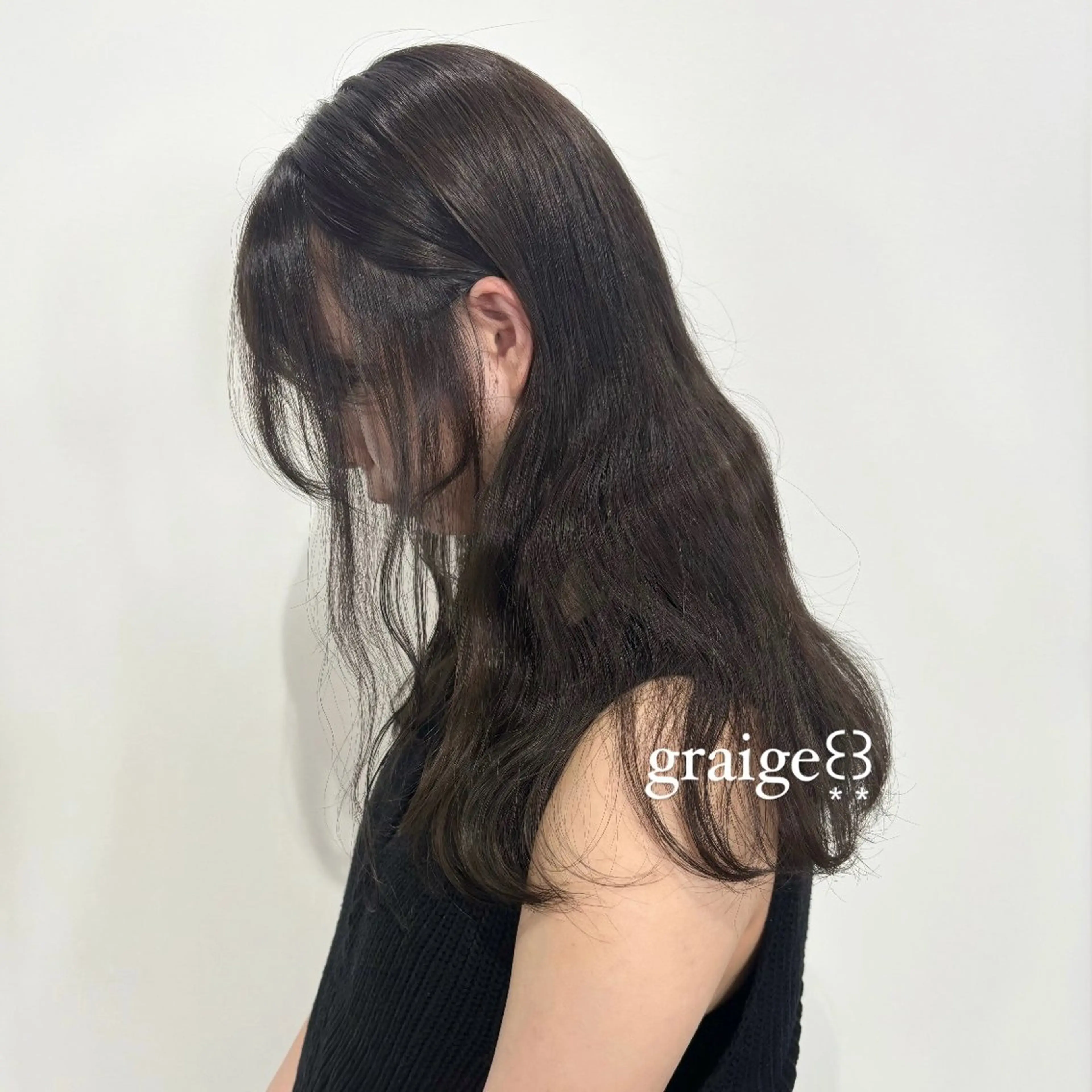 ロング カラー 𝑴𝒊𝒌𝒖💝 透明感モテカラーのヘアスタイル