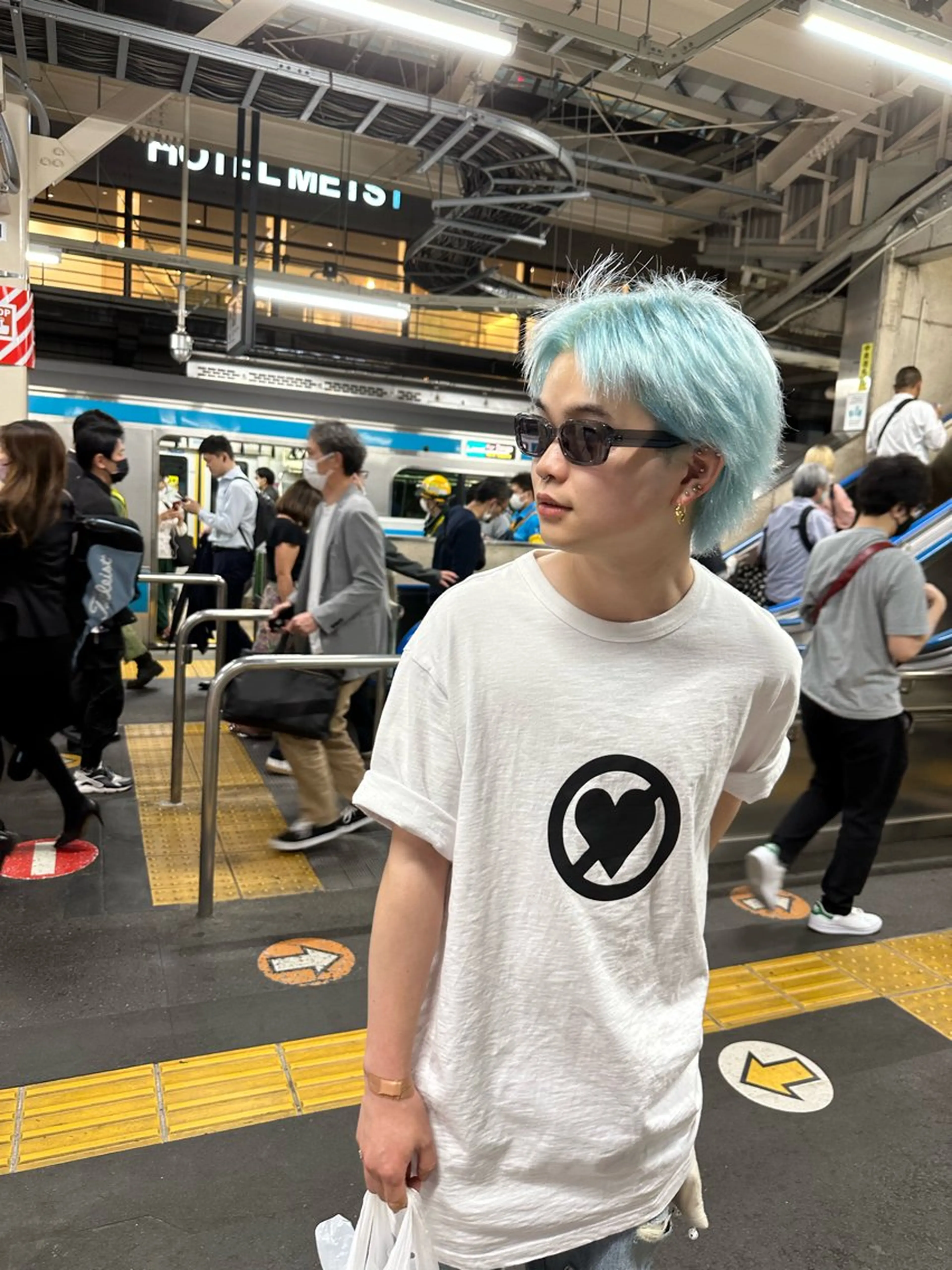 ショート カラー メンズ メンズブリーチ ブリーチ ブルーカラー オレンジ ピンクカラー カット ヘアカラー 🌈ブリーチ美容師 KOTARO🌈のヘアスタイル