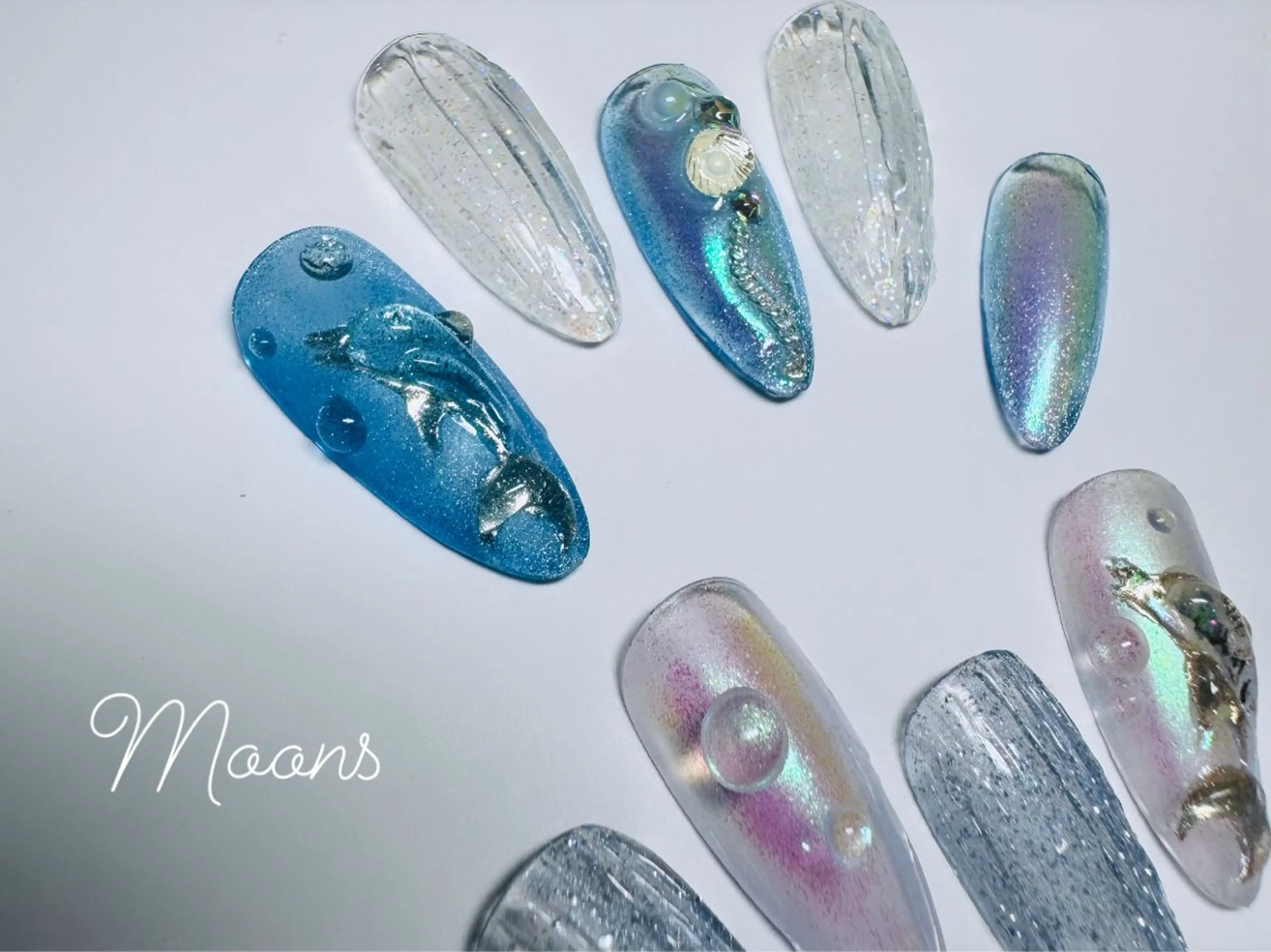 ネイル Moons nail 💅✨のネイルデザイン