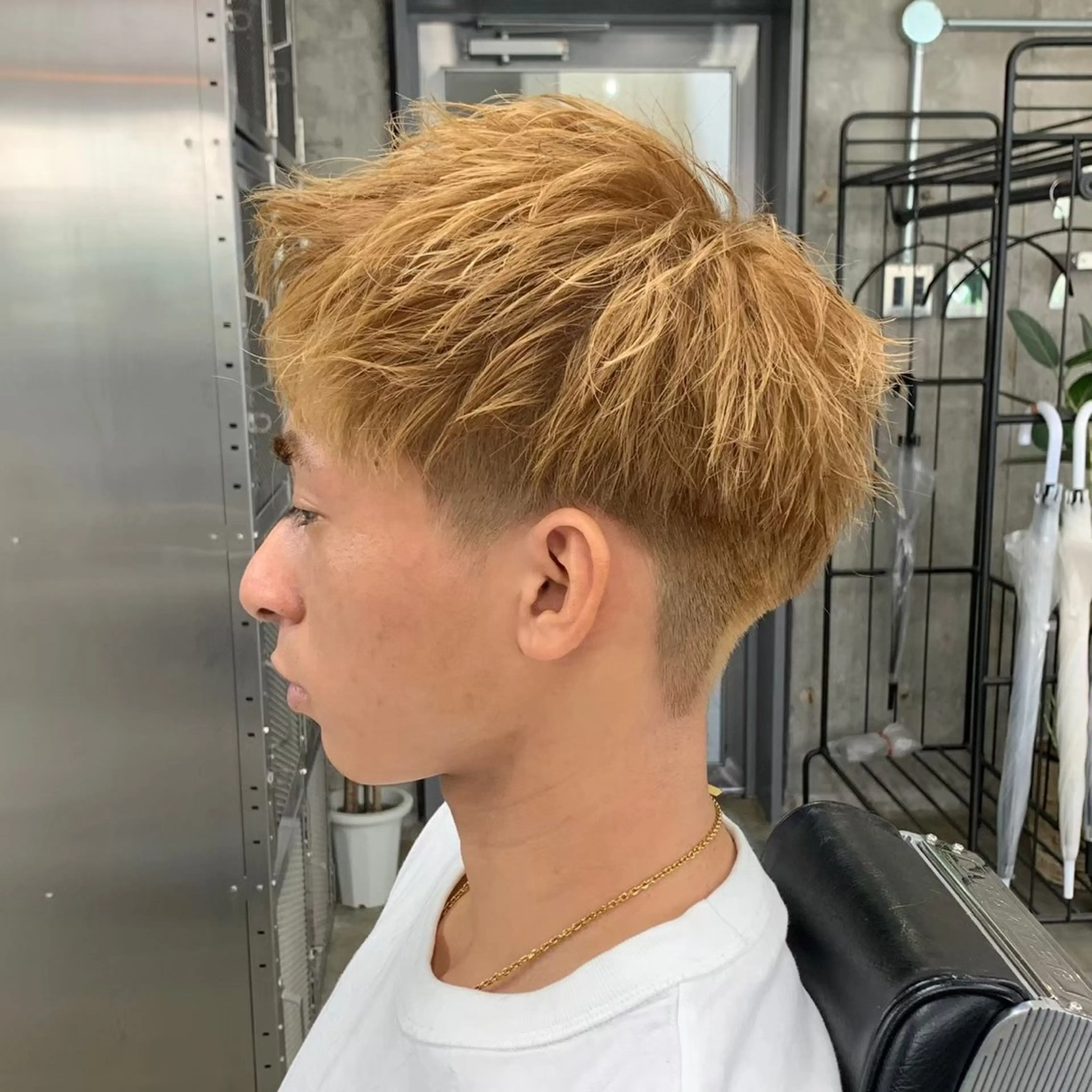 ショート カラー メンズ 亀井隆汰/メンズ専門 パーマ特化美容師のヘアスタイル