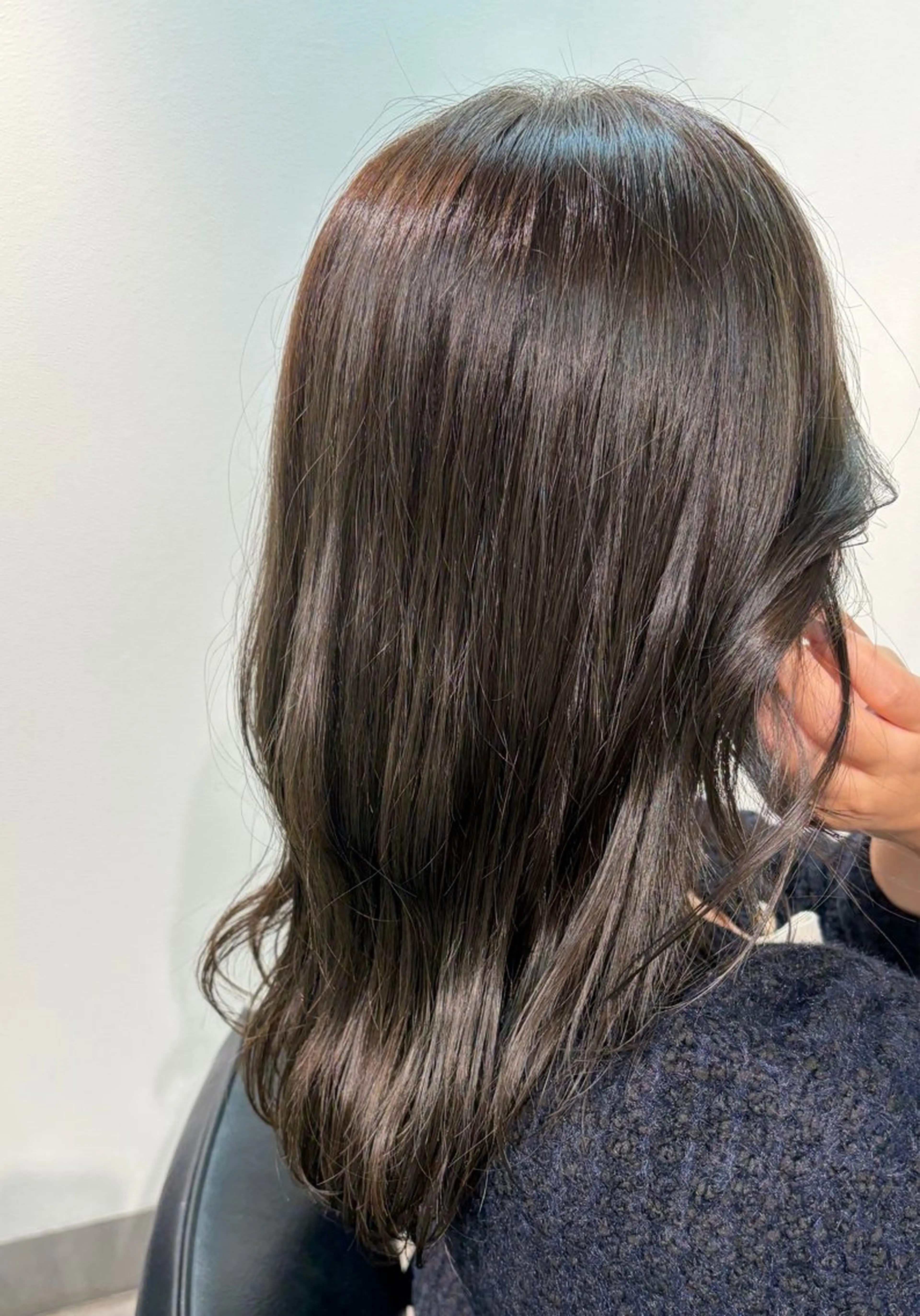 セミロング カラー ベージュカラー オリーブベージュ カット ヘアカラー ARISA 青葉台のヘアスタイル