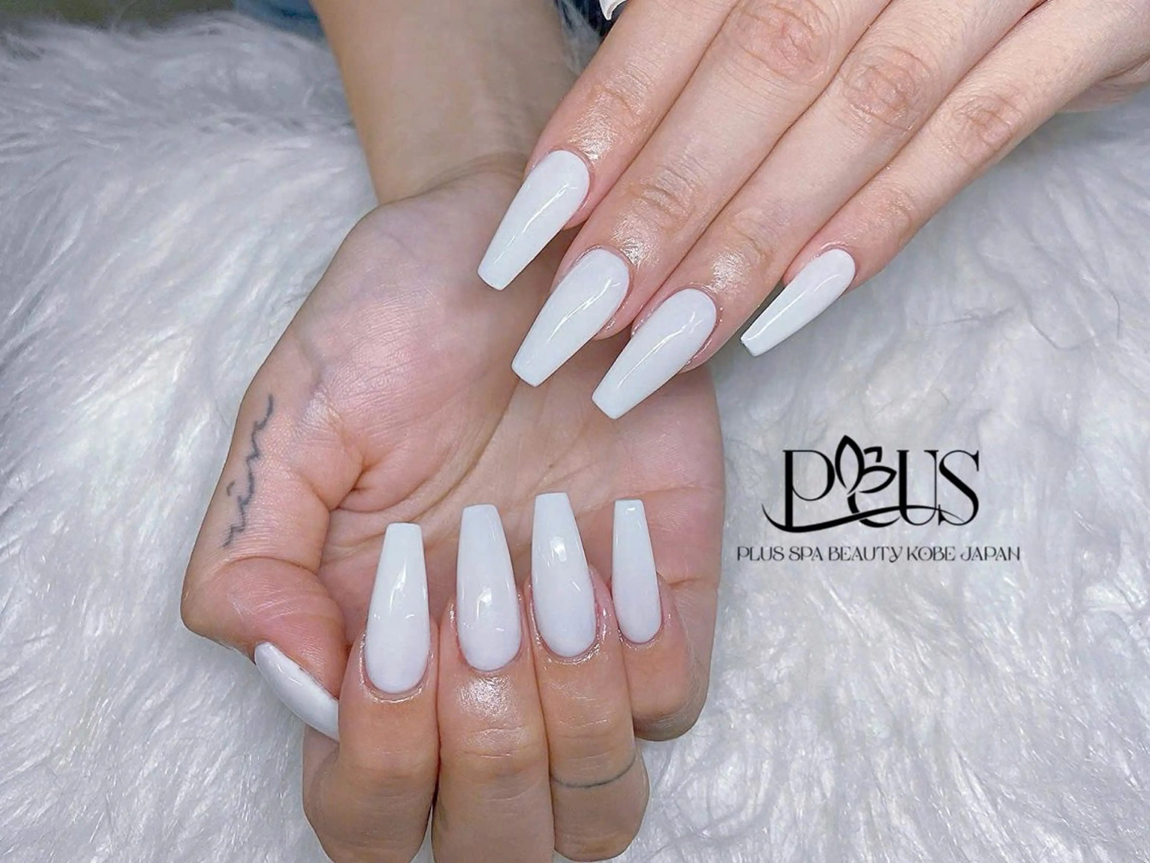 ネイル シンプルネイル ハンドネイル PLUSSPA HOANGのネイルデザイン