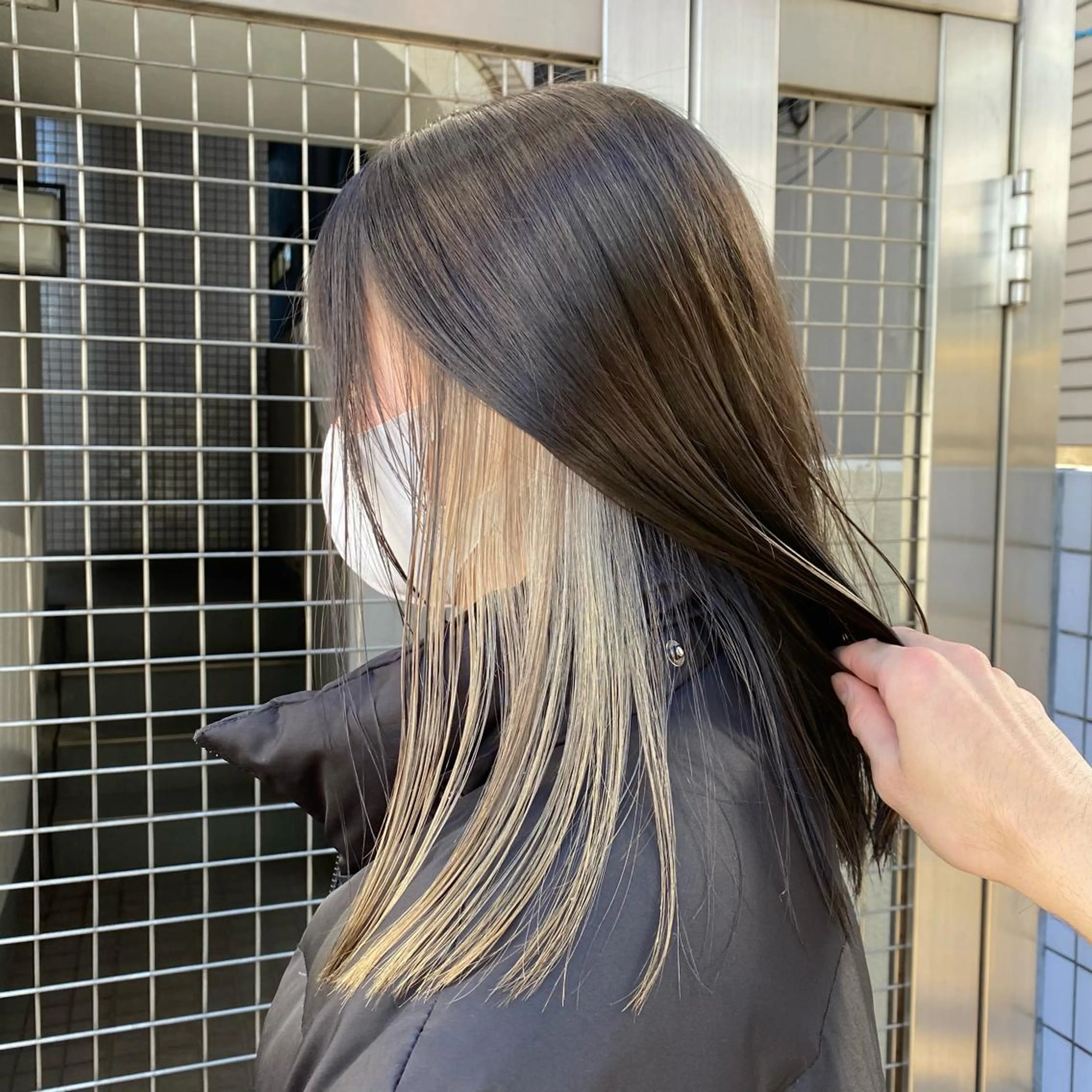 セミロング カラー インナーカラー レイヤーカット/ 前髪顔周りカットのヘアスタイル