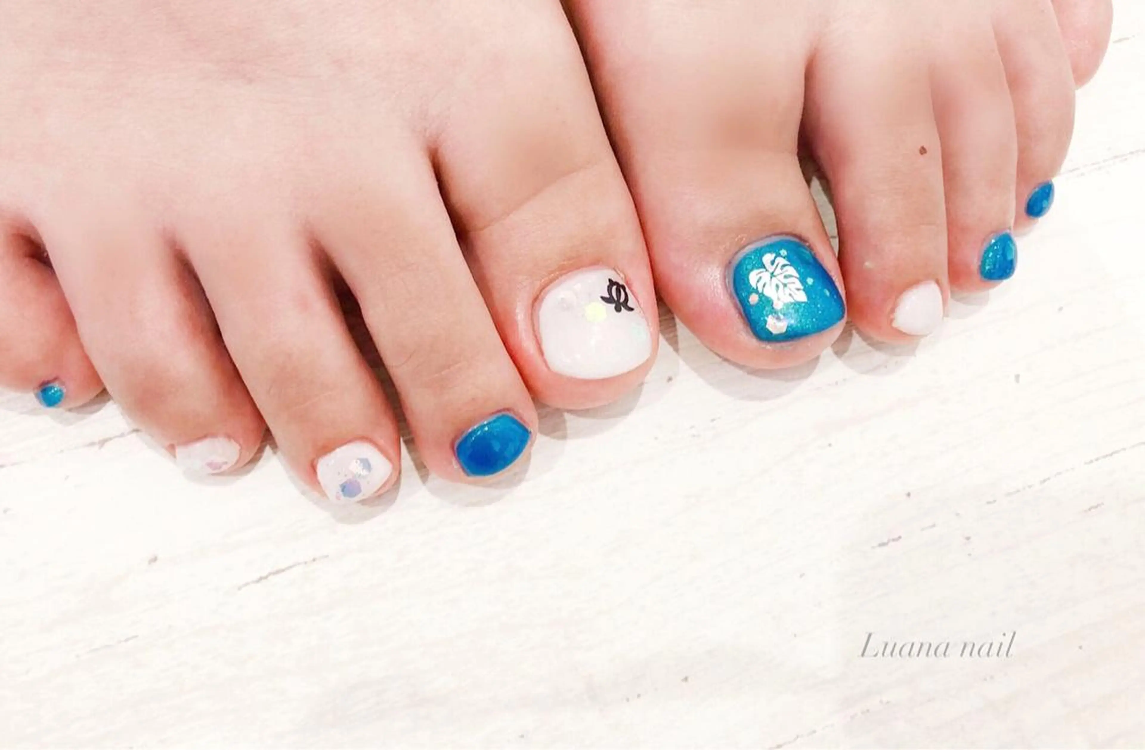 ショート キッズ ネイル フットネイル ジェルネイル 夏ネイル フットネイル Luana nail (ルアナネイル)のネイルデザイン
