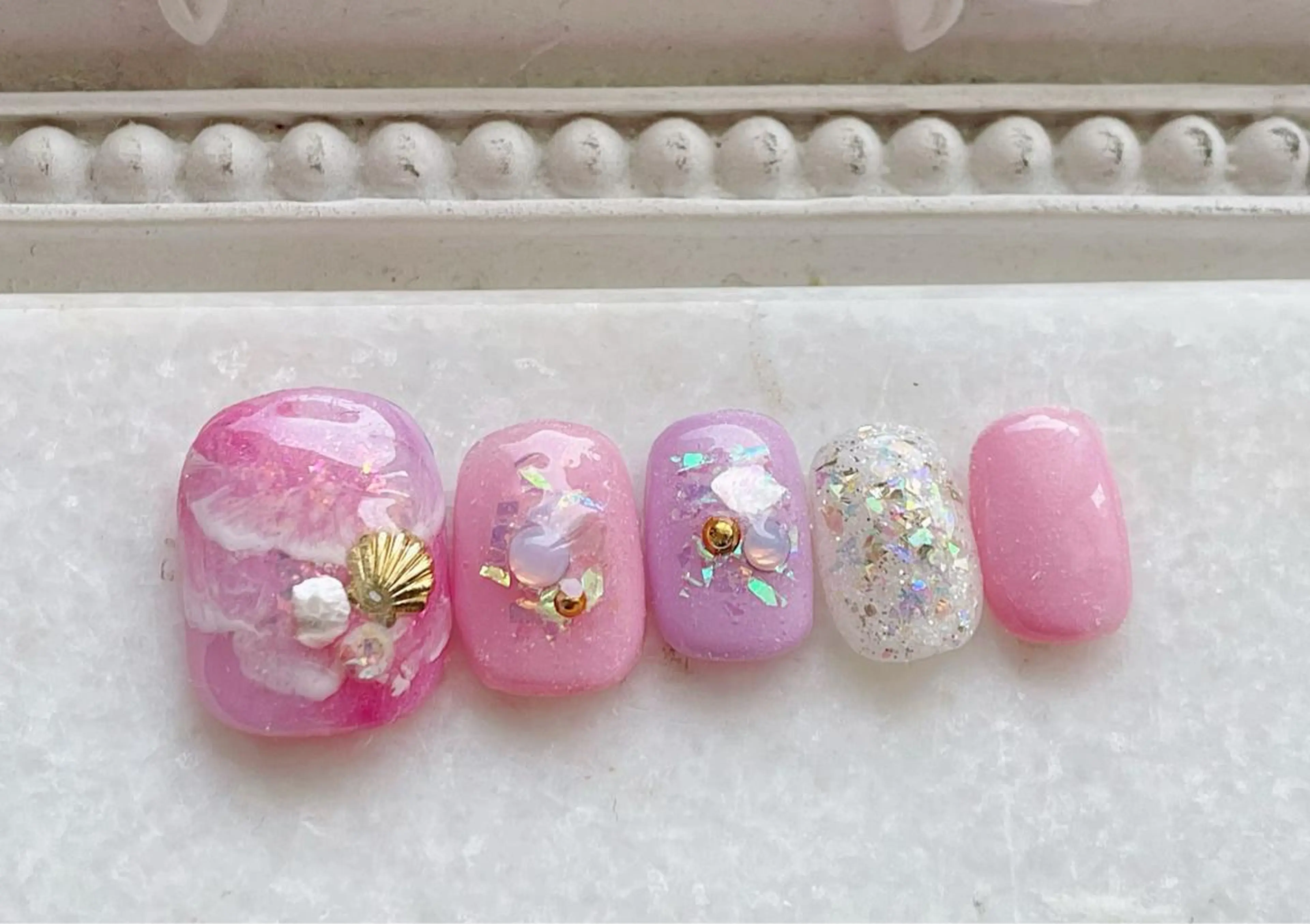 ネイル フットネイル ジェルネイル キラキラネイル パラジェル Satomi  のネイルデザイン