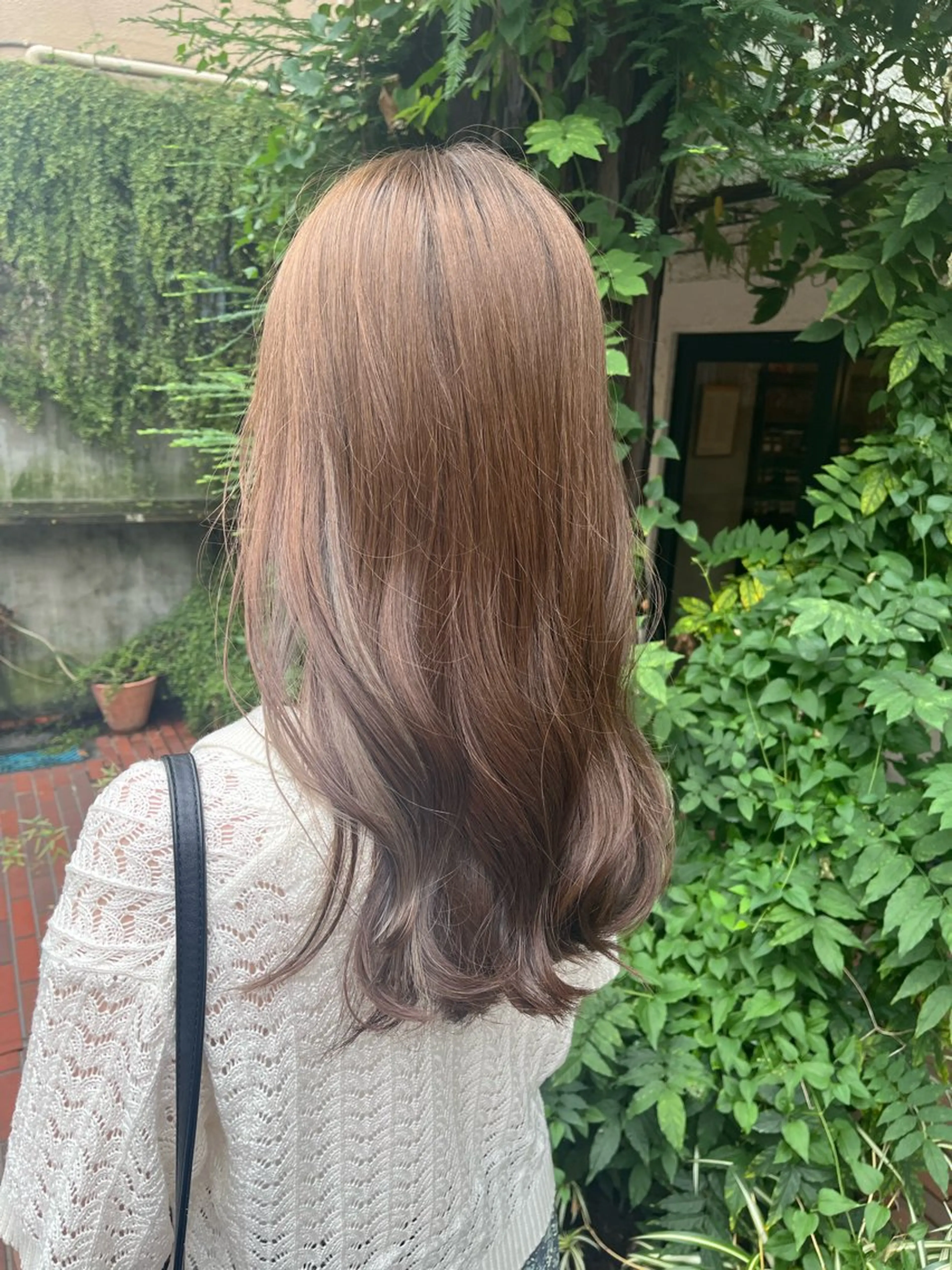 セミロング カラー うる艶カラー× ハイトーン/miuのヘアスタイル